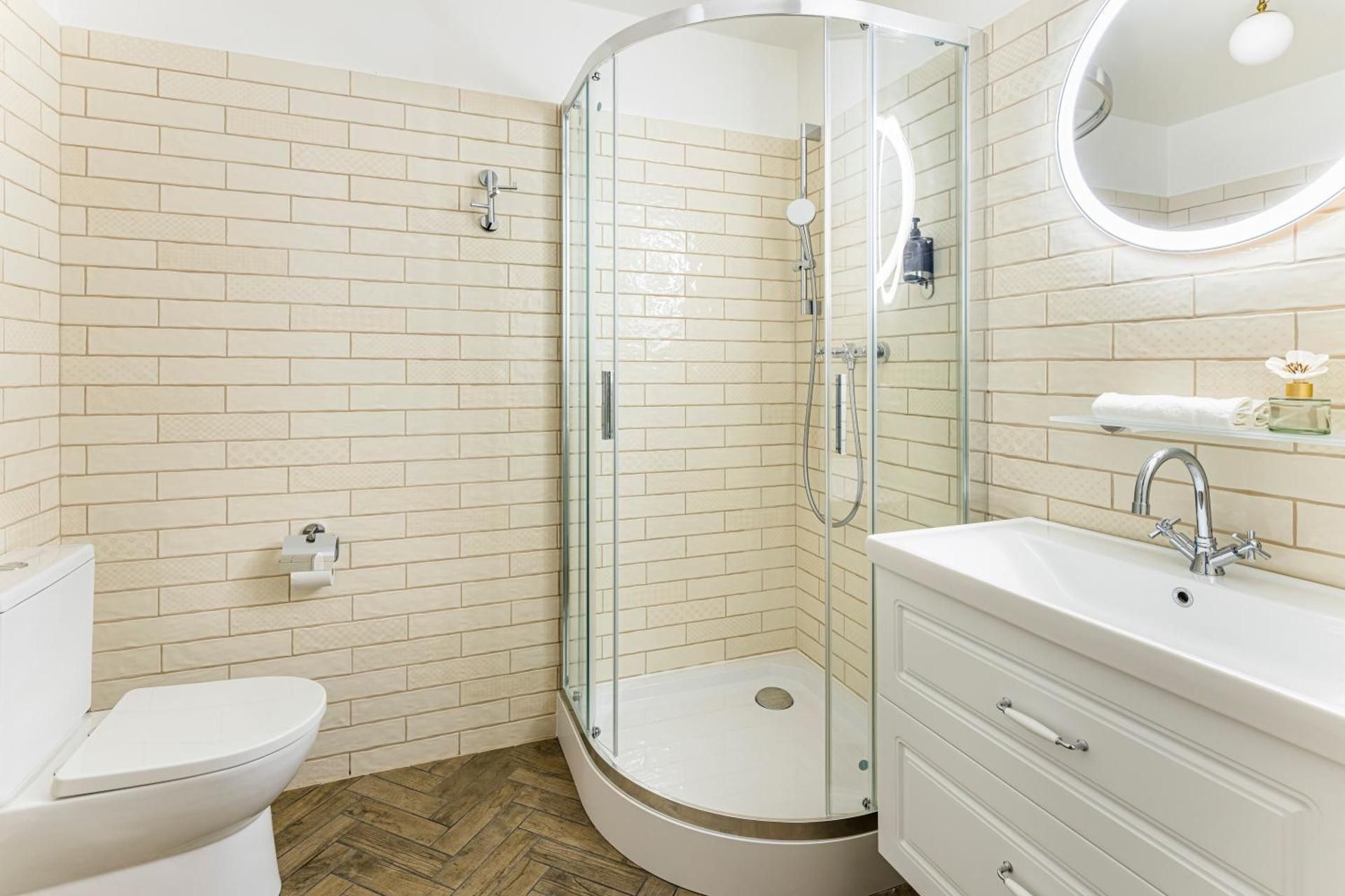 Large Double or Twin Room