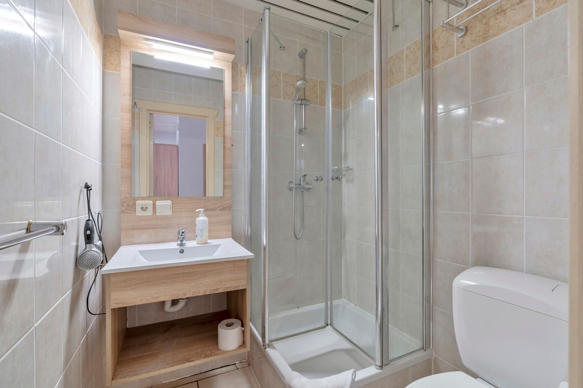 Ambassador Suites Leuven One Bedroom Apartment 2