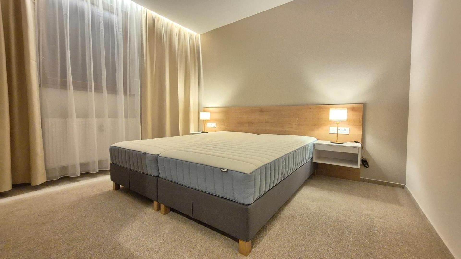 One-Bedroom Premier Apartment