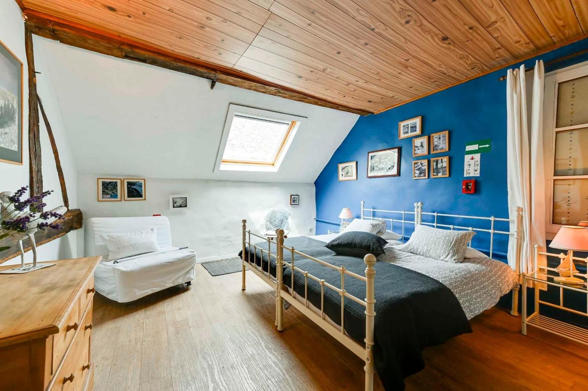 Twin Room with Private Bathroom