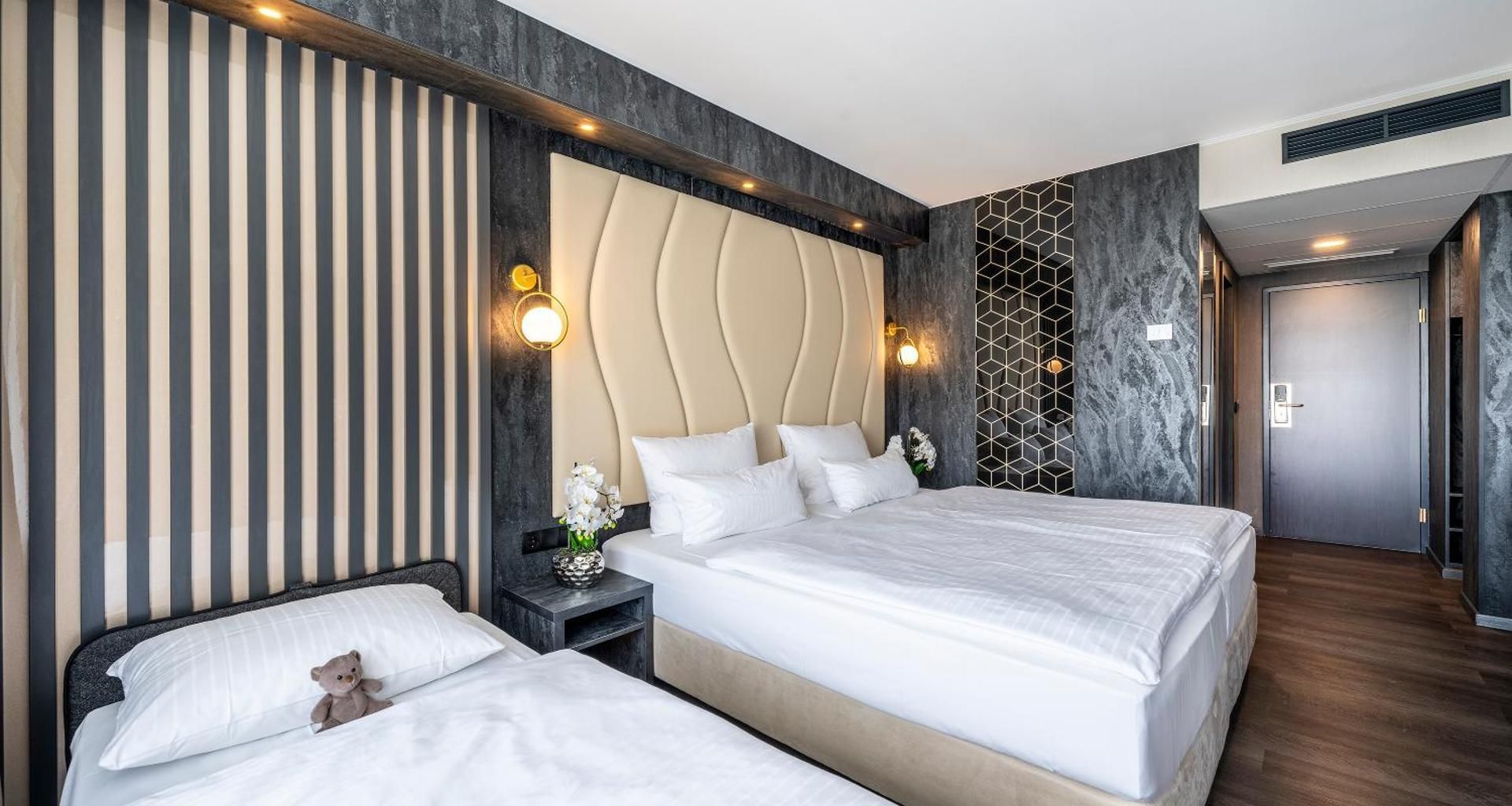 Comfort Triple Room