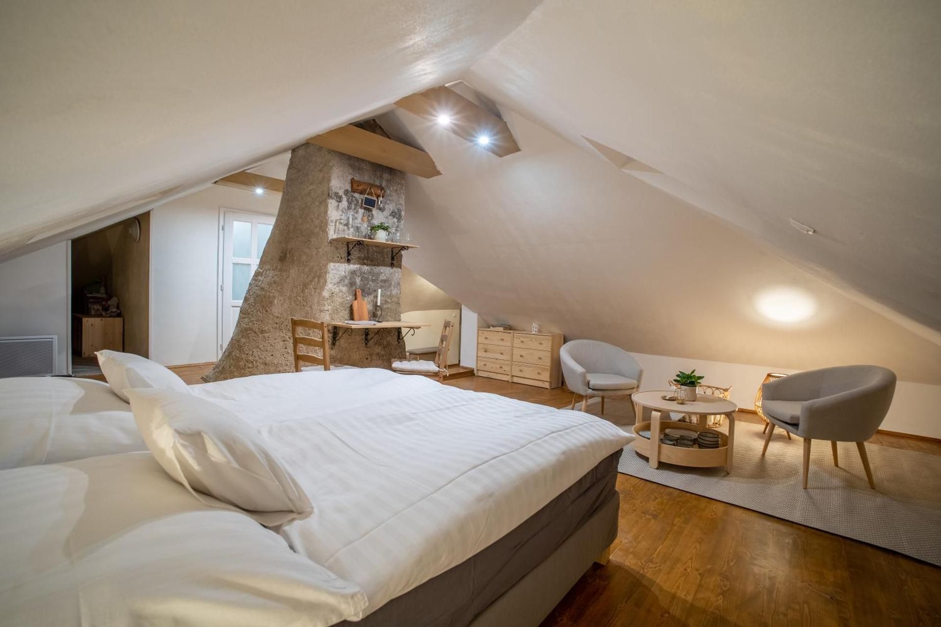 Deluxe Double Room with Extra Bed