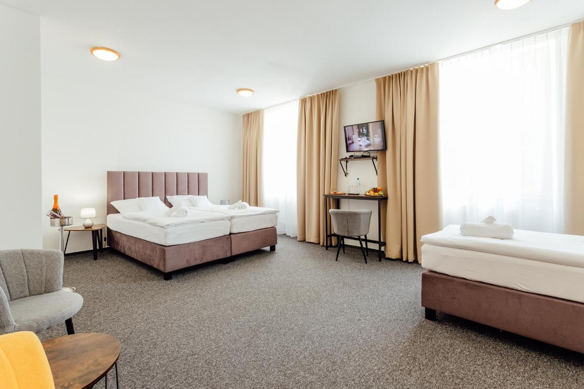 Classic Quadruple Room