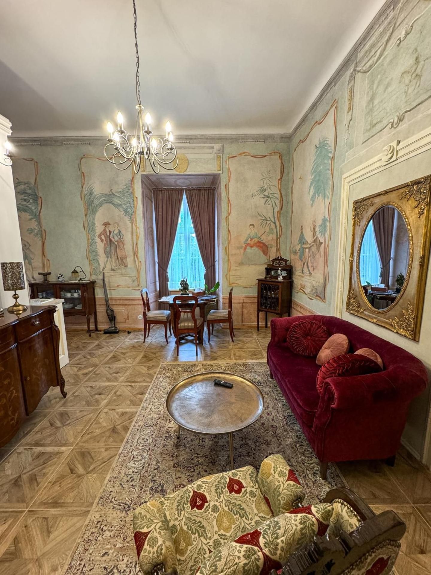 Deluxe Apartment