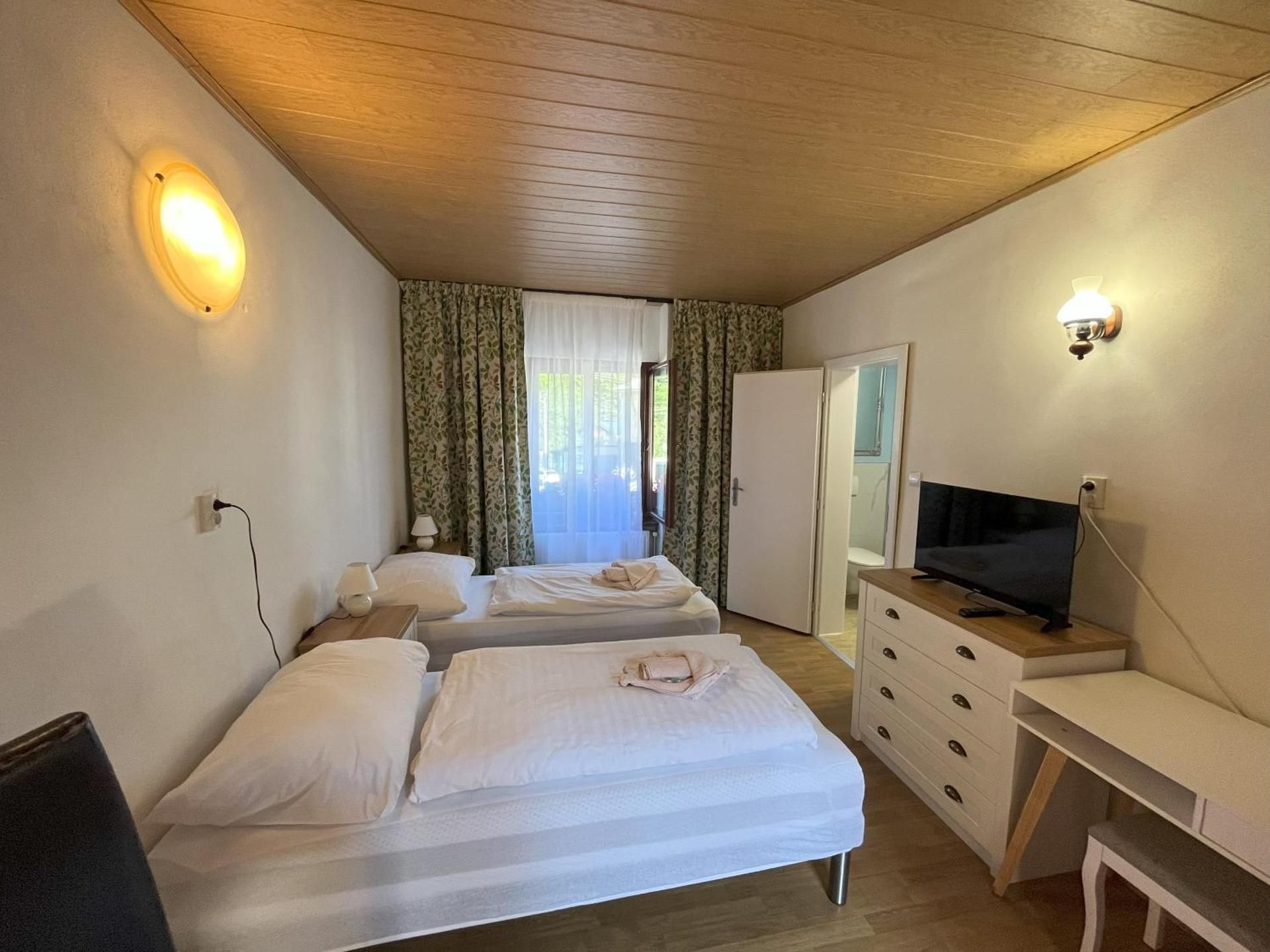 Double or Twin Room with Bathroom