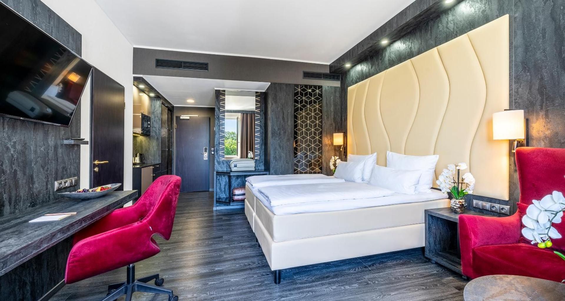 Standard Room with Two Single Beds - Lake Side