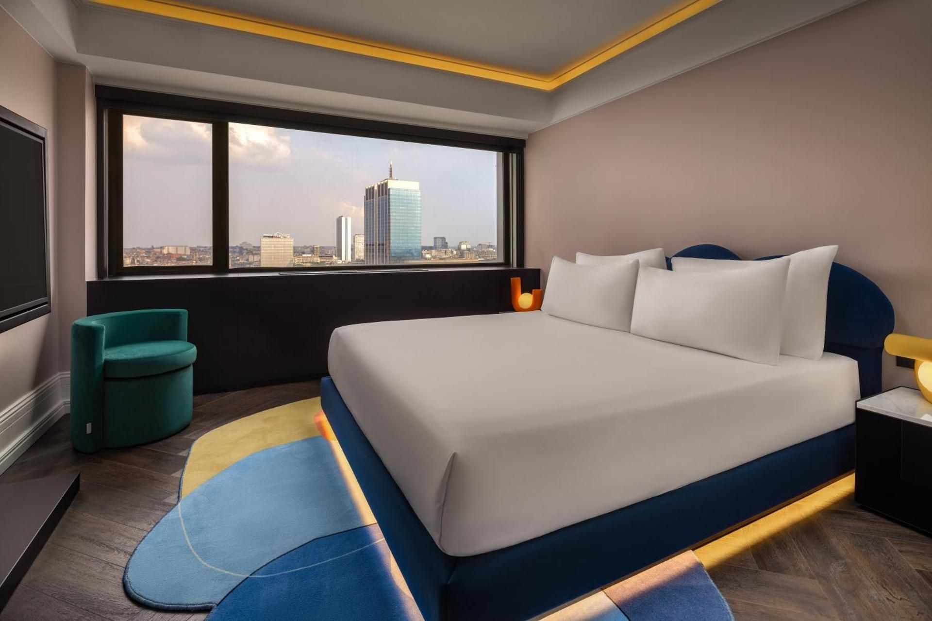 FAB Suite, 1 Bedroom Suite, 1 King, Sofa bed               