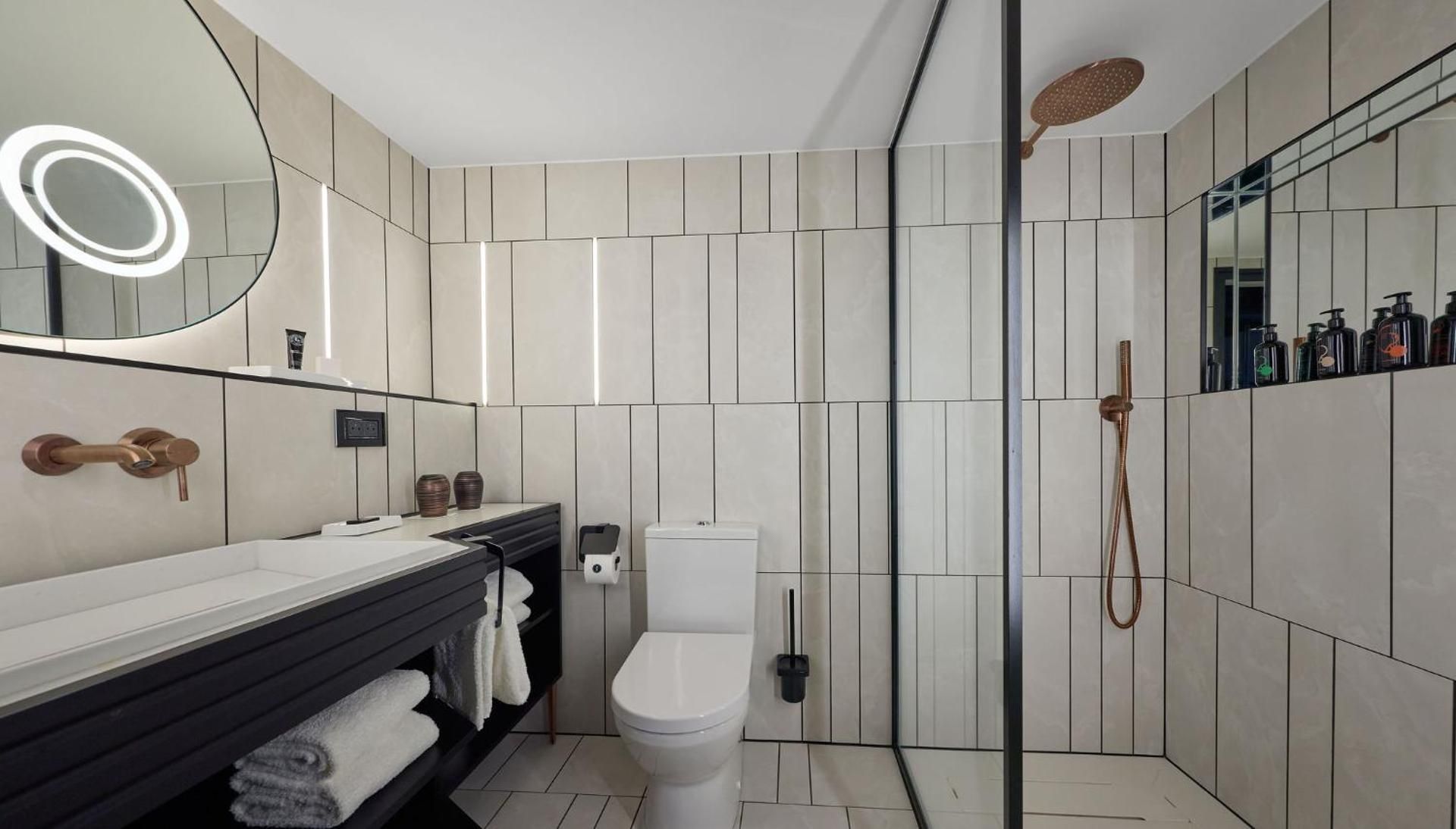 FAM Room, Family room                                      