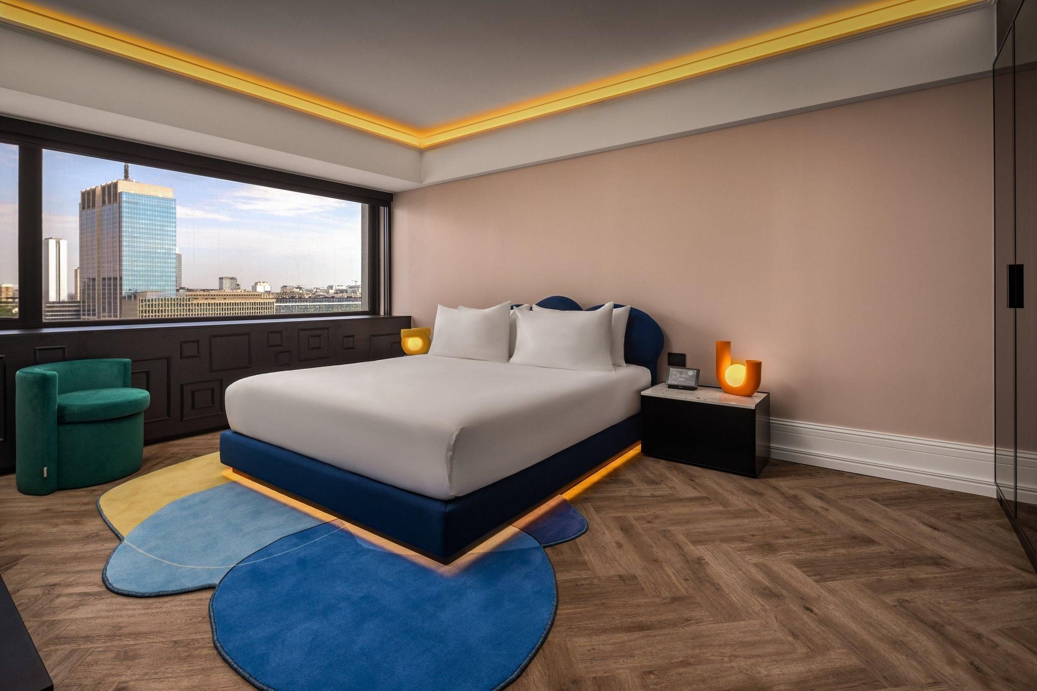 HIP Suite, 1 Bedroom Suite, 1 King, City view