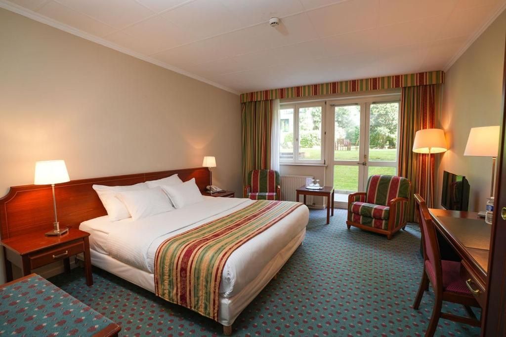 Double Bed Deluxe Non-Smoking