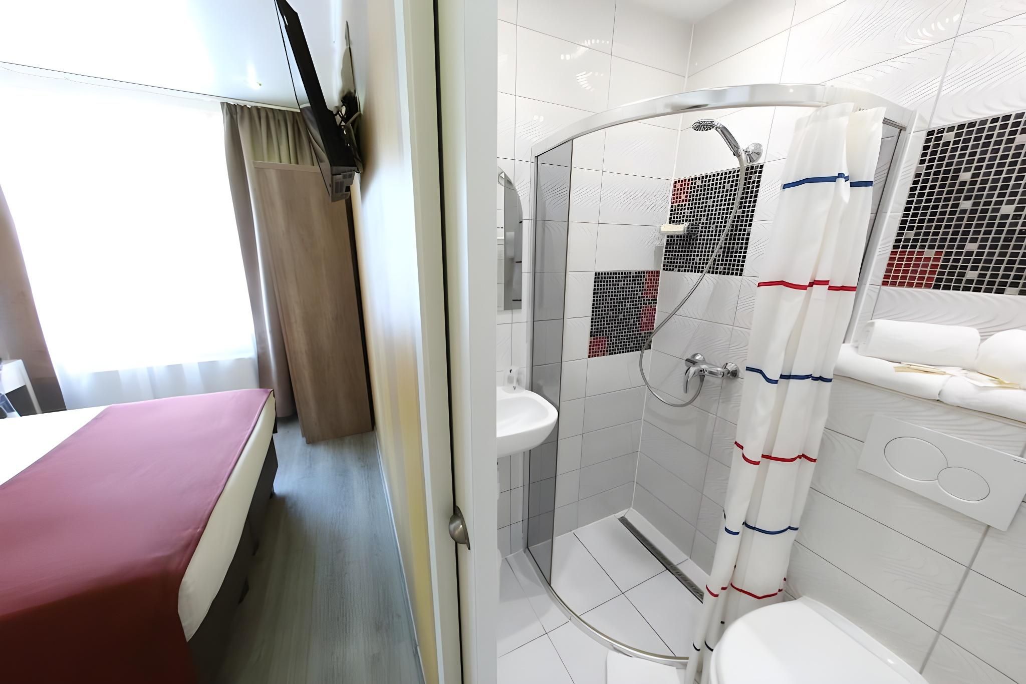 Hotel Phenix Economy Double Room 3