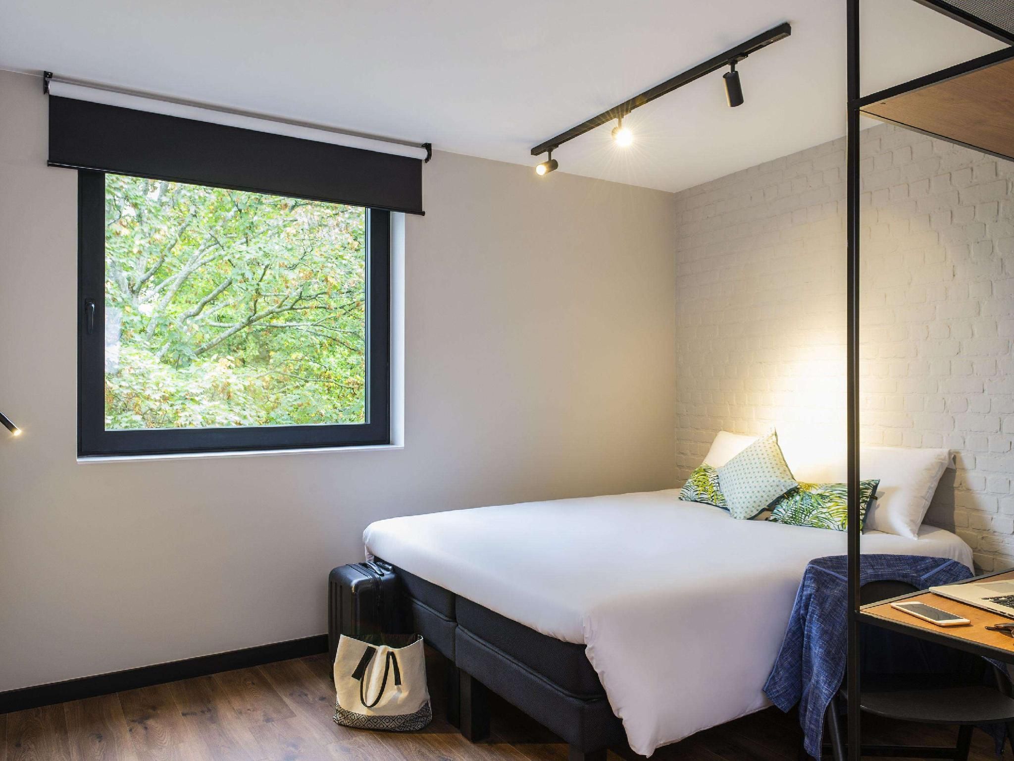 Superior room with 1 double bed & 1 sofa bed, G arden side