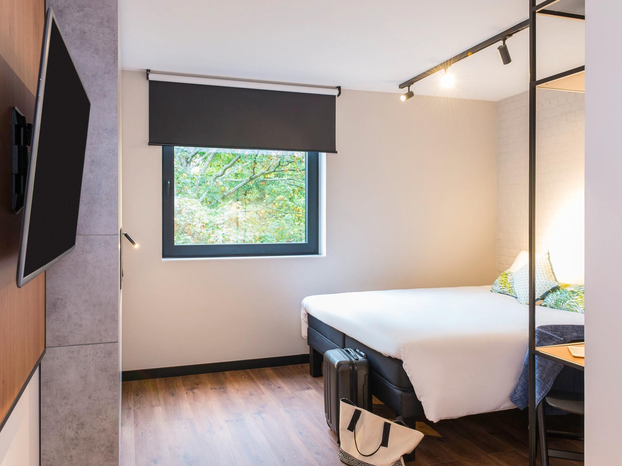 Superior room with 1 double bed & 1 sofa bed, G arden side