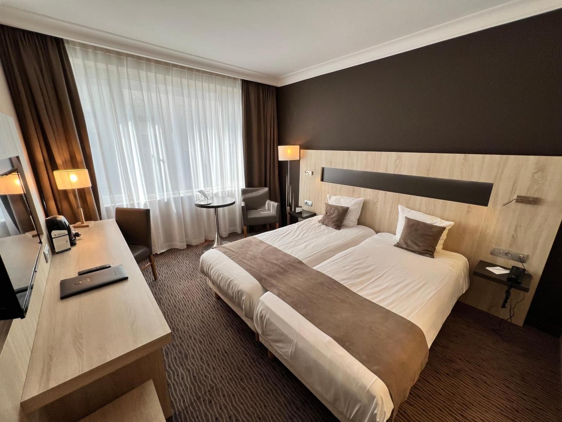 Standard Room with 2 Single Beds, No Smoking
