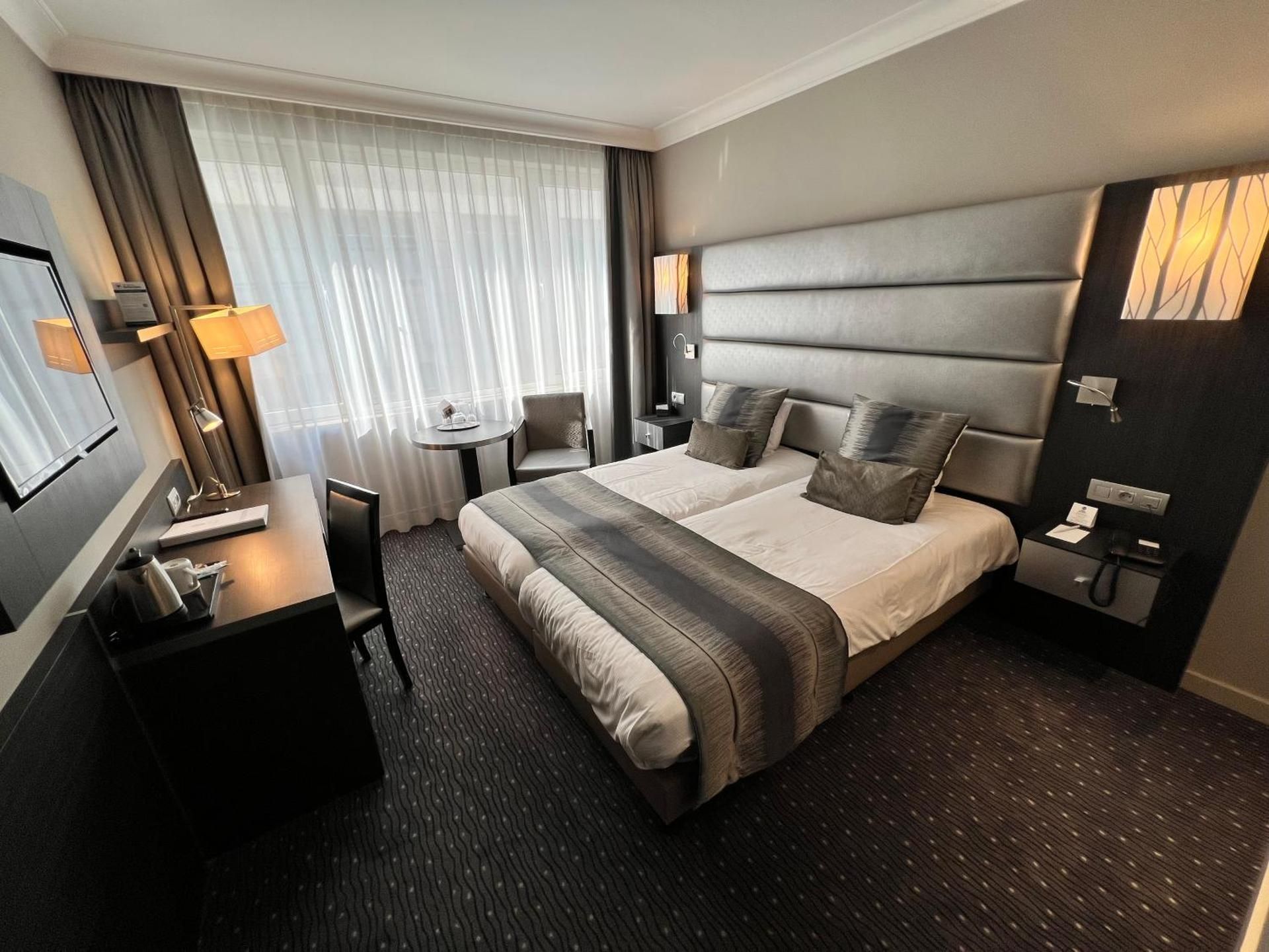 Standard Room with 2 Single Beds, No Smoking