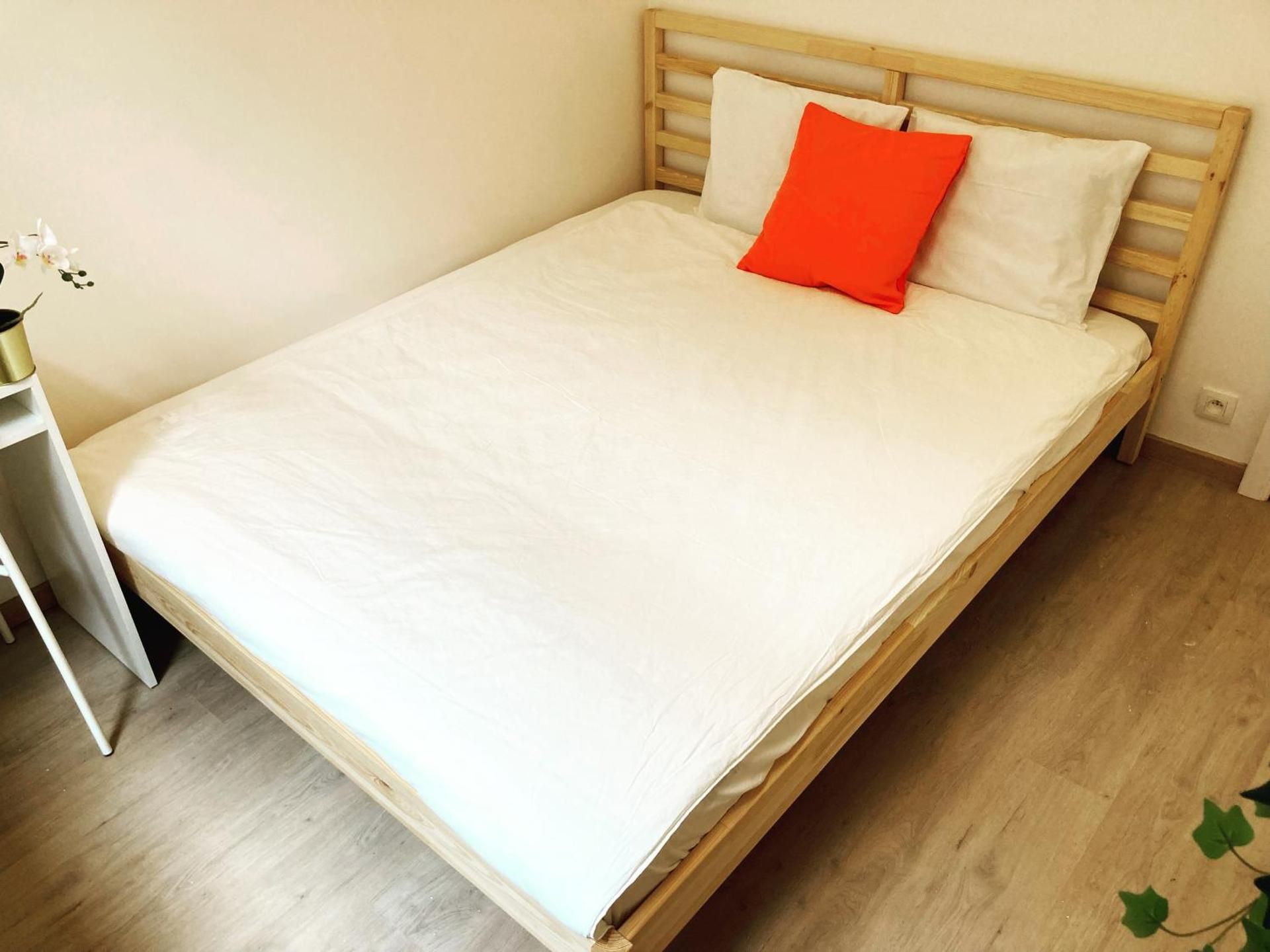 Standard Double Room with Shared Bathroom