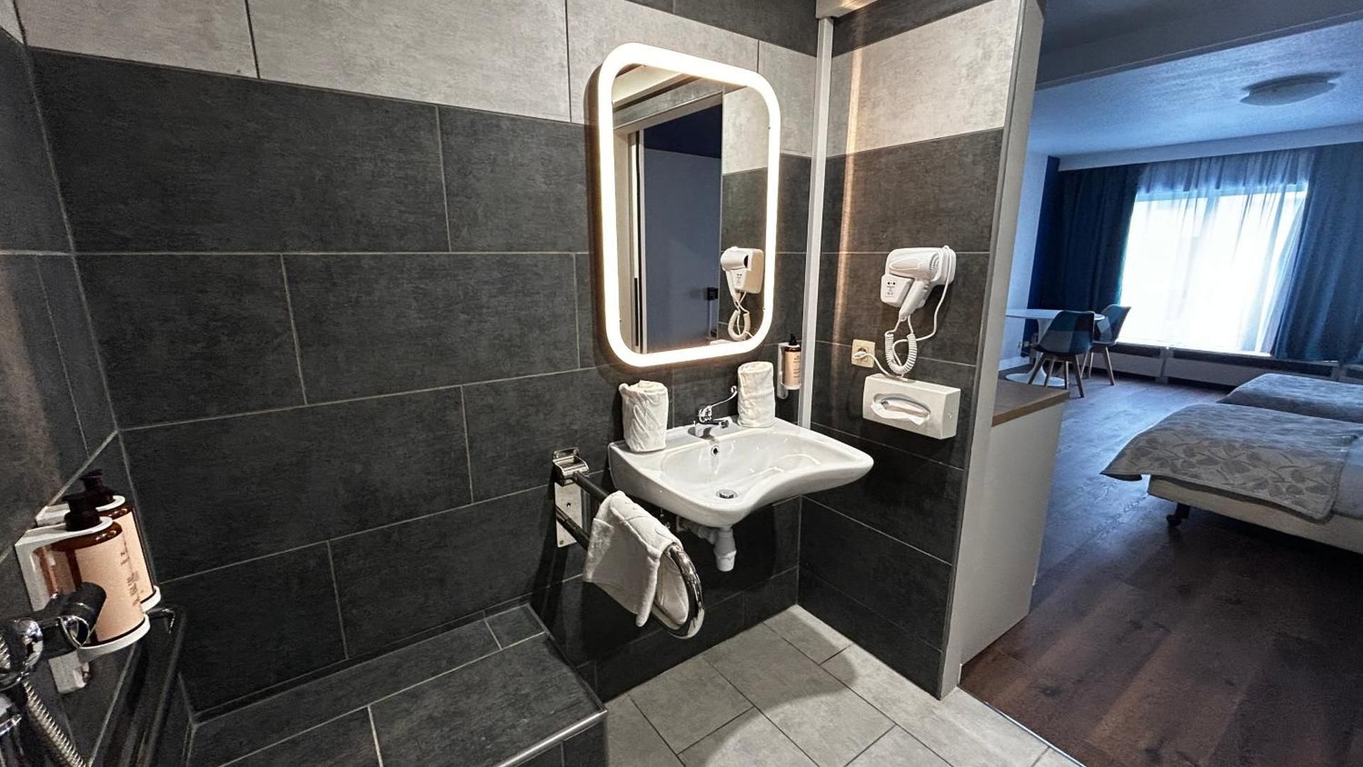 Twin Room - Disability Access