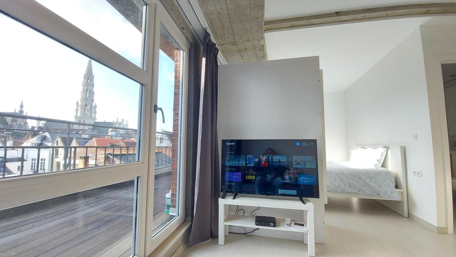 Deluxe Studio