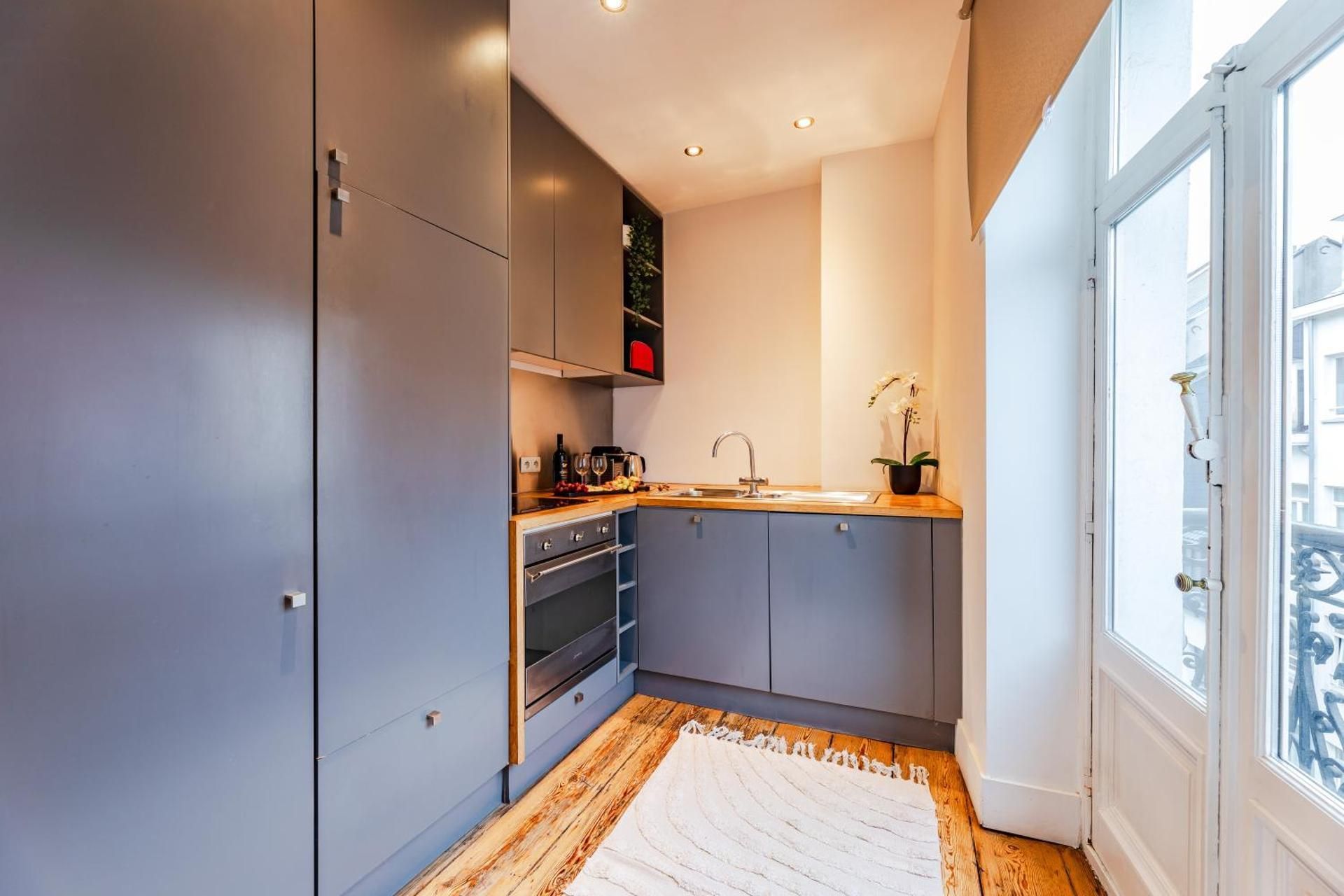 One-Bedroom Apartment