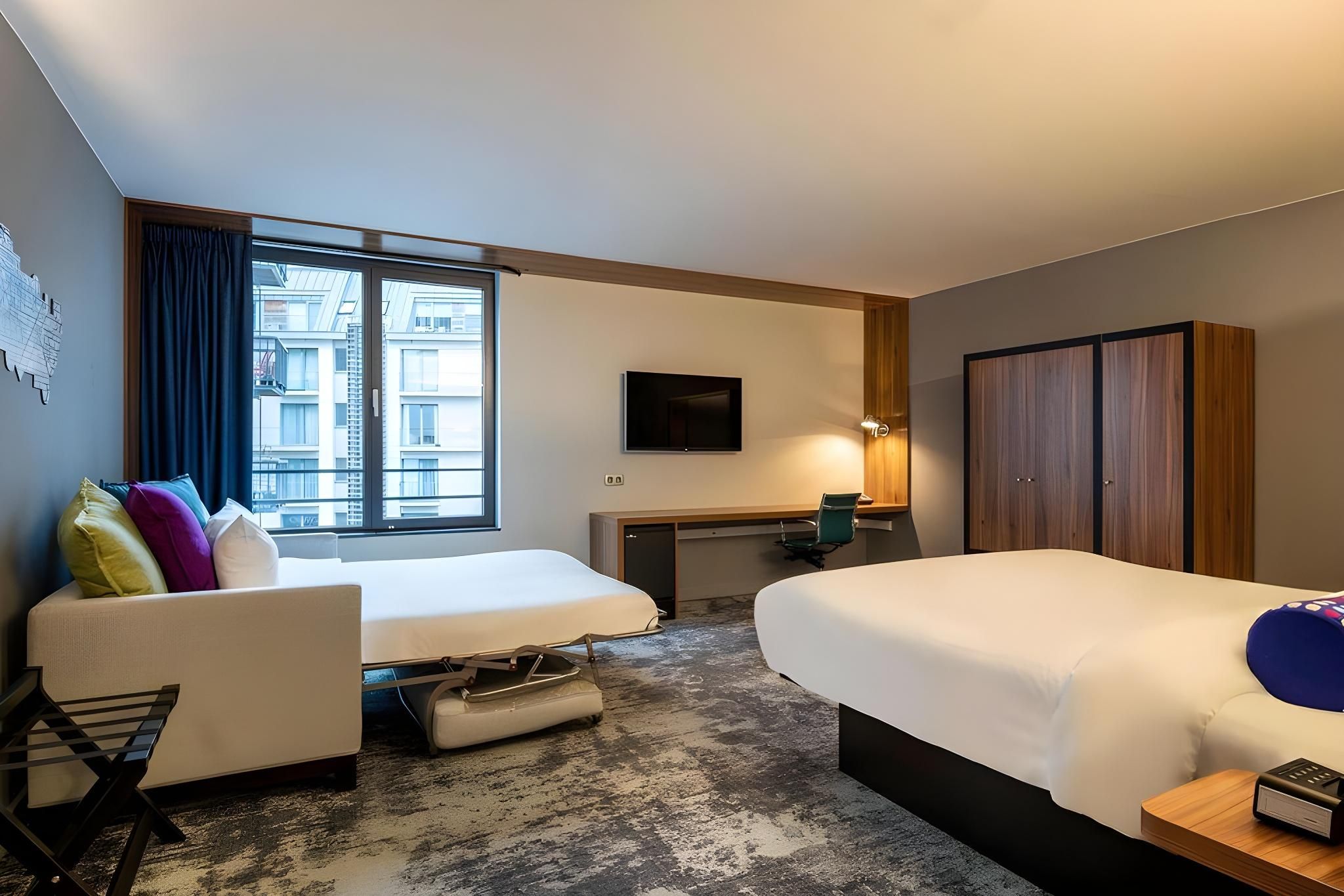 Family, Connecting Guest room, Bedroom 1: 1 King, Bedroom 2: 1 King