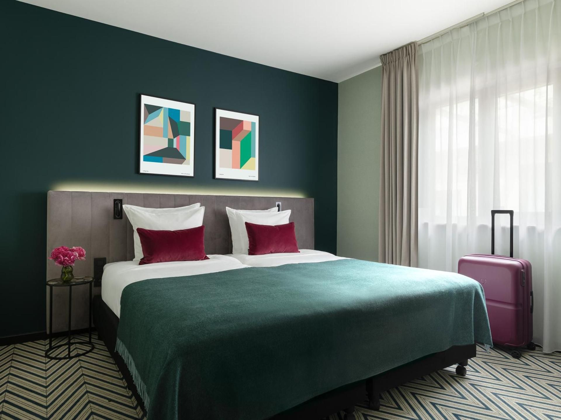 Medium Room - Twin Beds