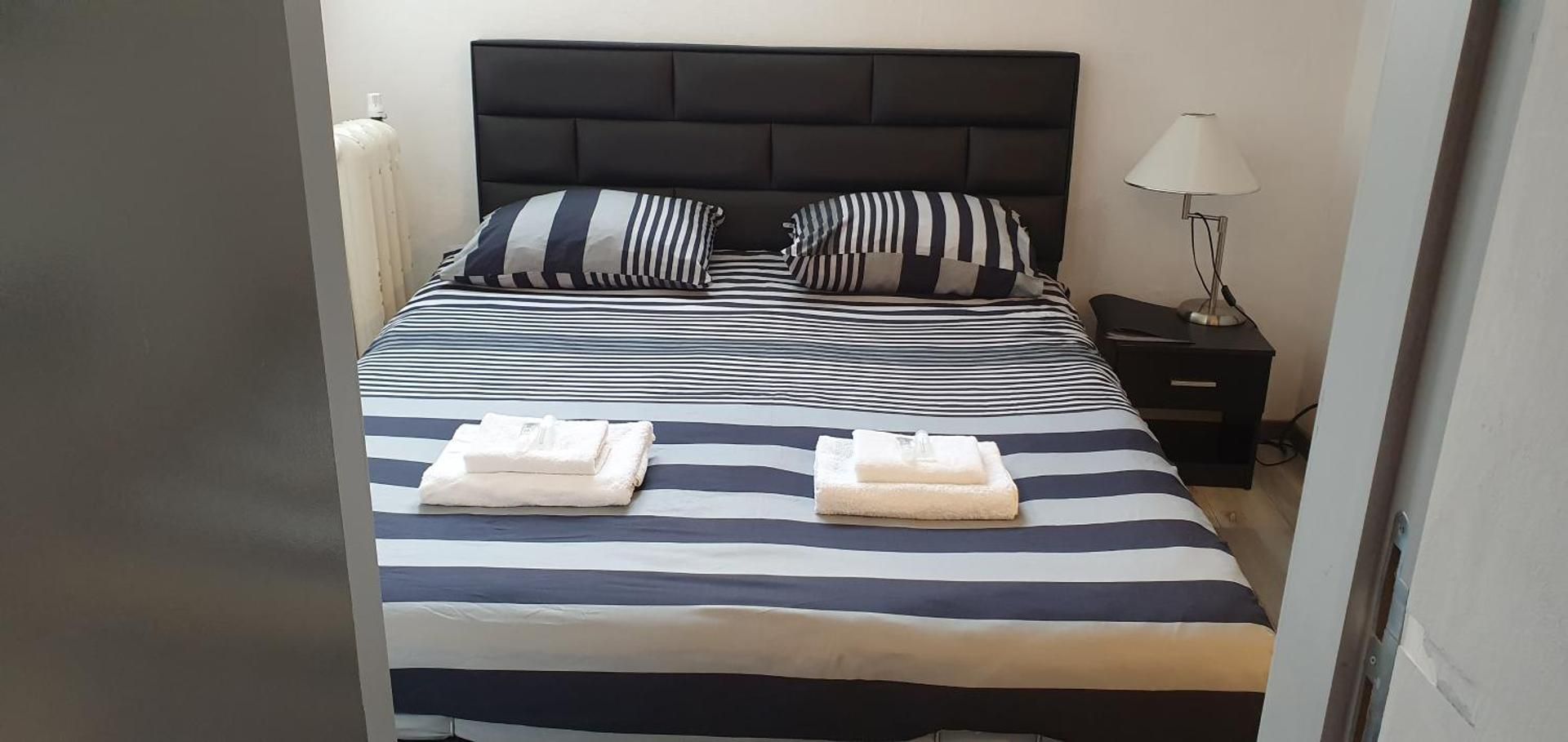 Standard Double Room with Shared Toilet