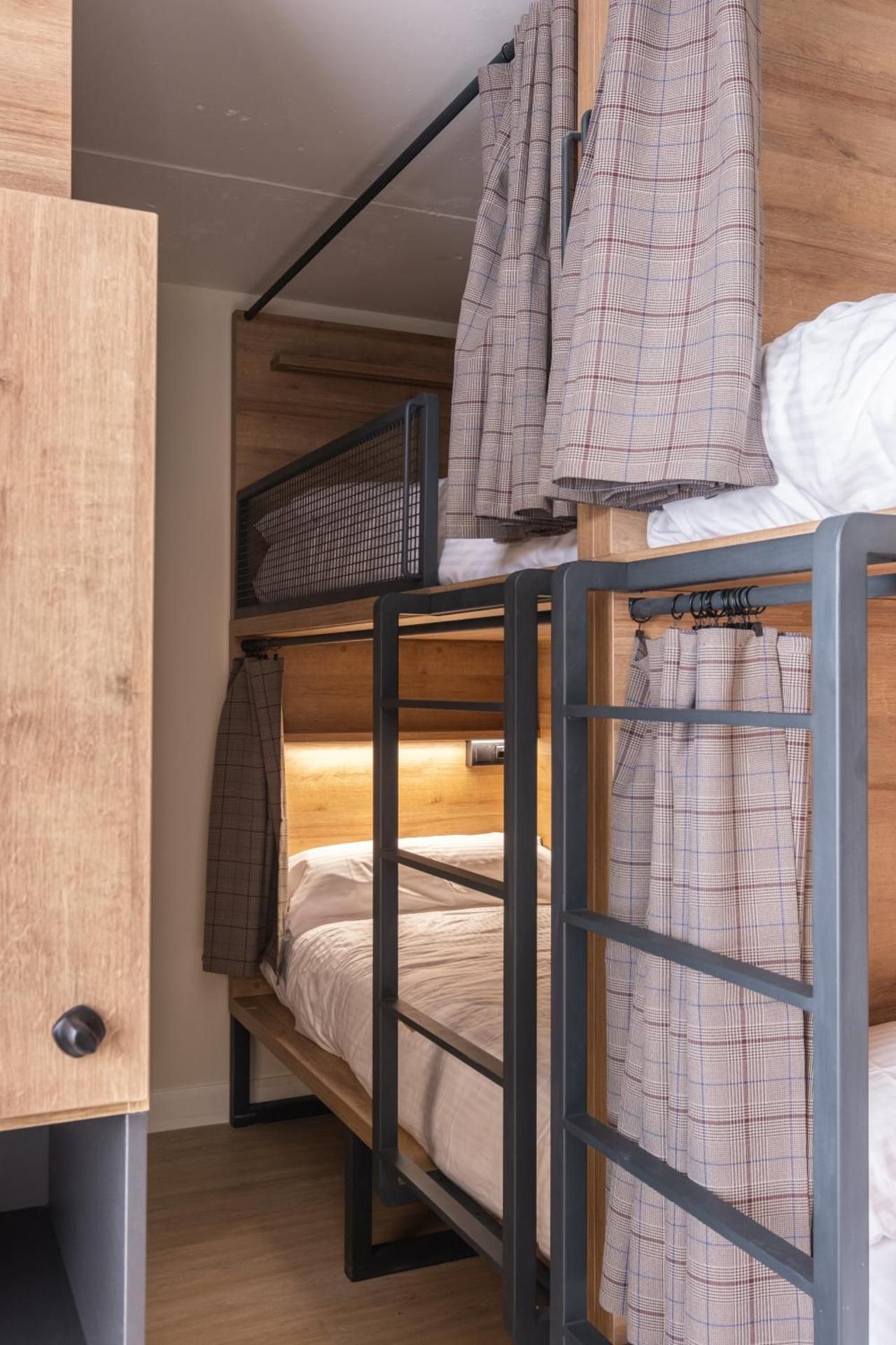 Bed in 6-Bed Mixed Dormitory Room