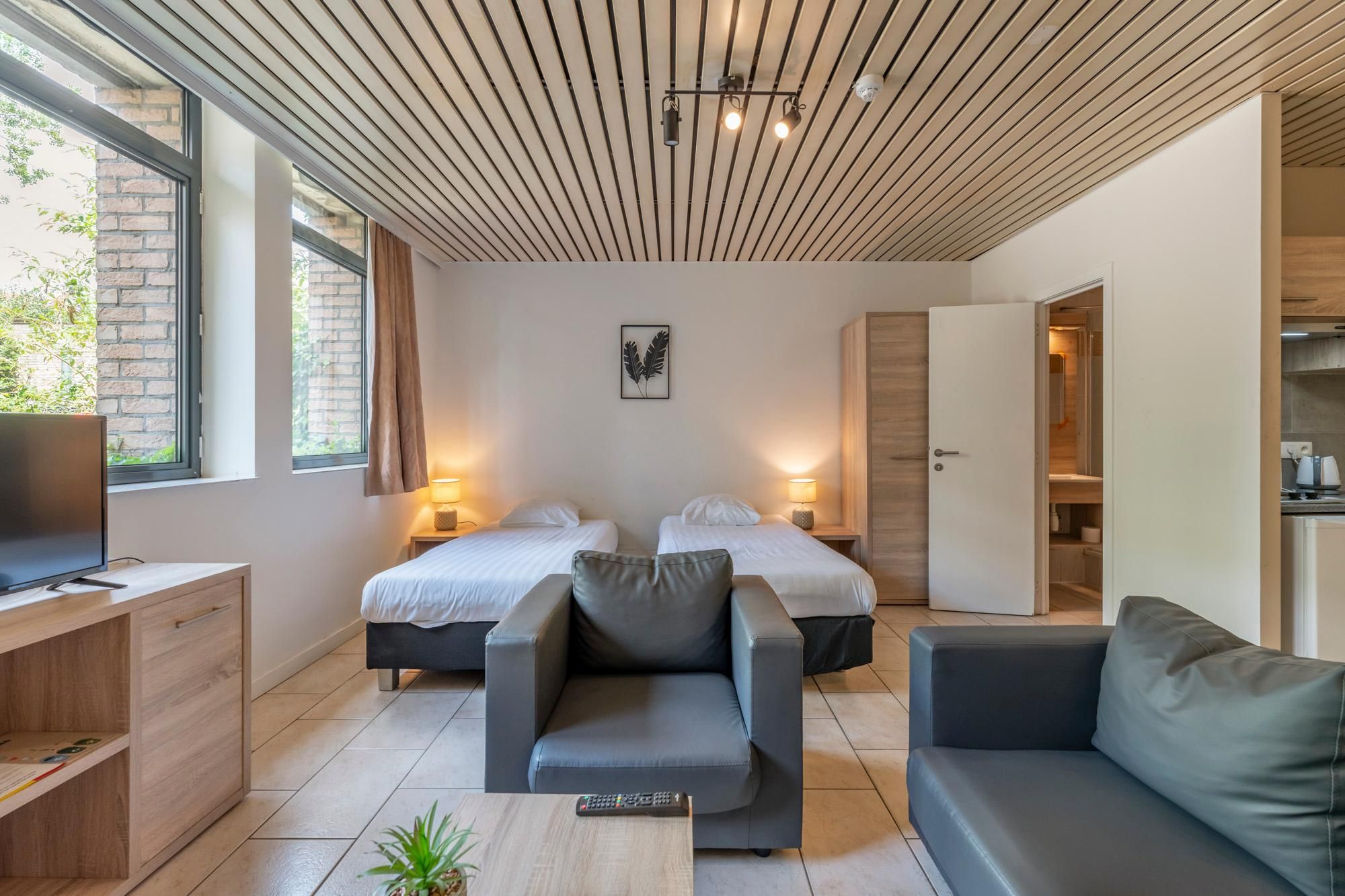 Condo Gardens Brussels Studio Twin