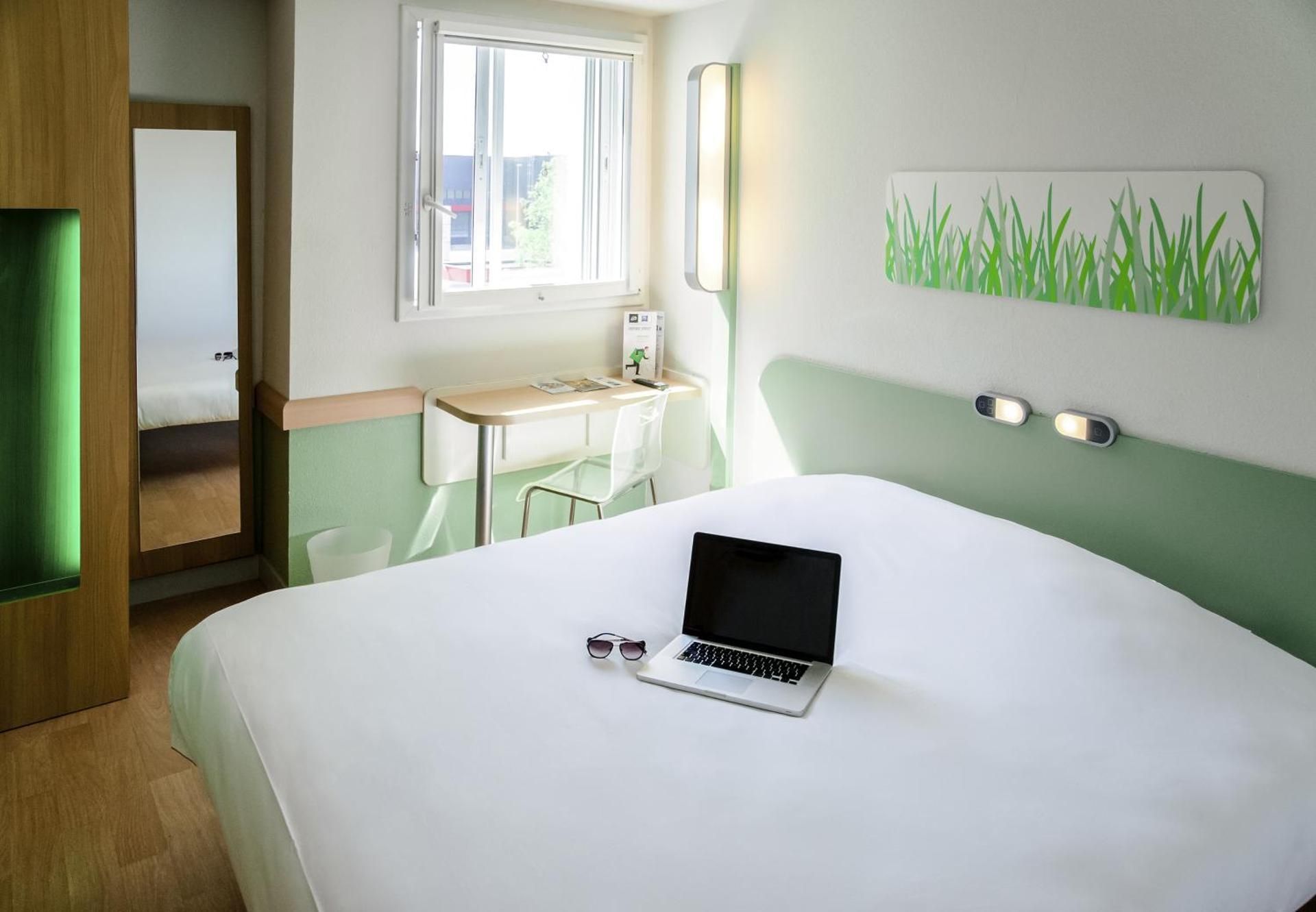 DOUBLE - room with one double bed for up to 2 p eople.