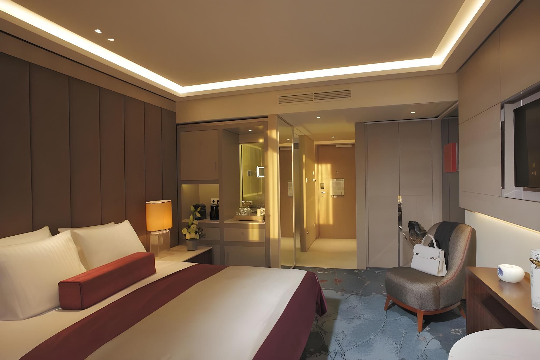 Tangla Hotel Brussels Superior King Room 3