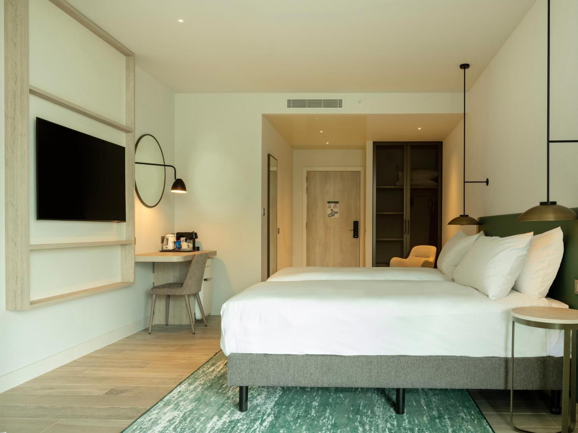 King Accessible Room
