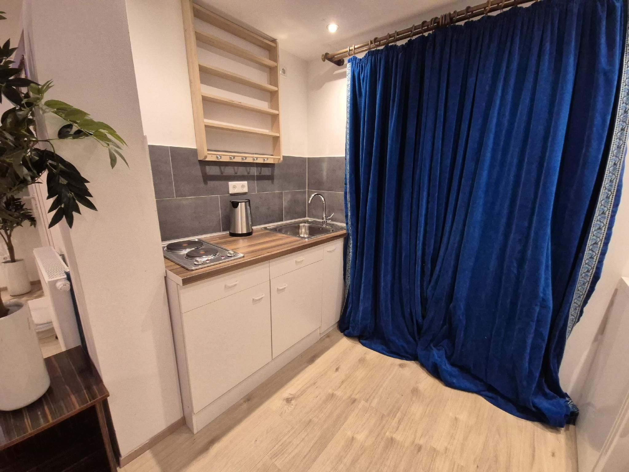 Apartment 2 - Luis. 75