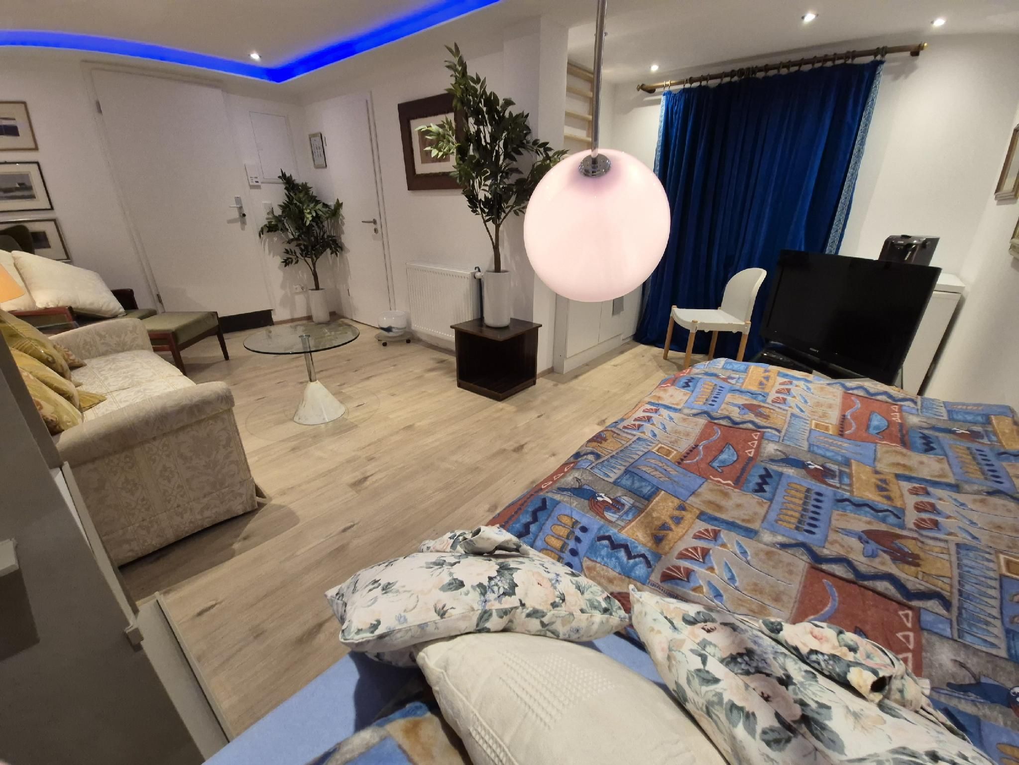 Apartment 2 - Luis. 75