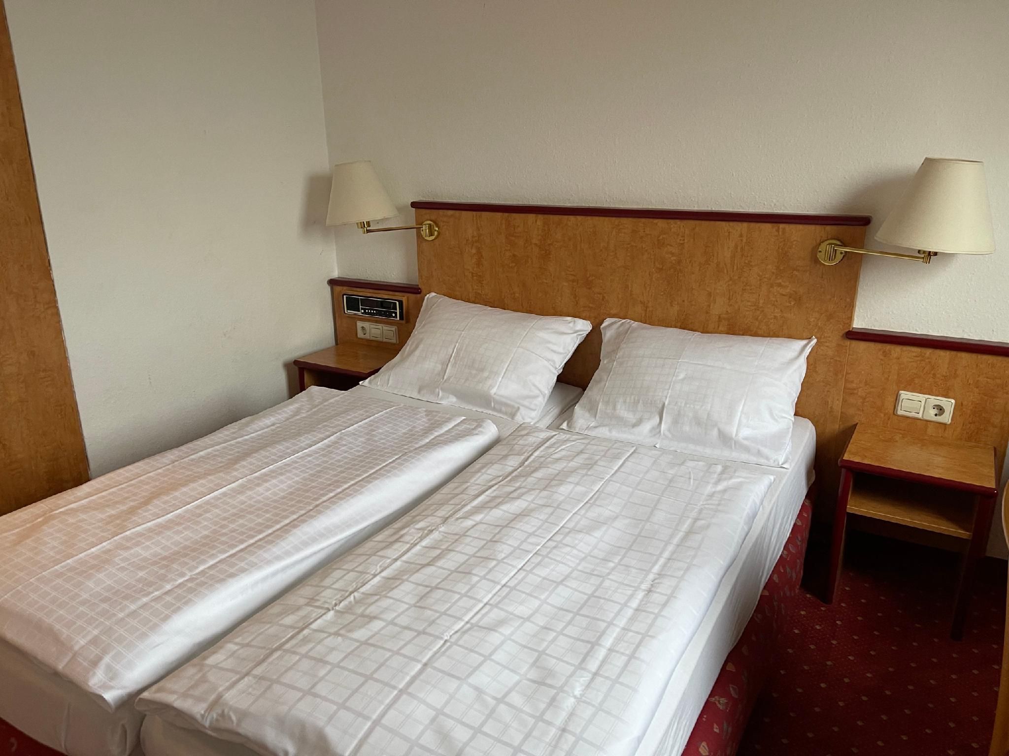 Double room-Standard-Private Bathroom