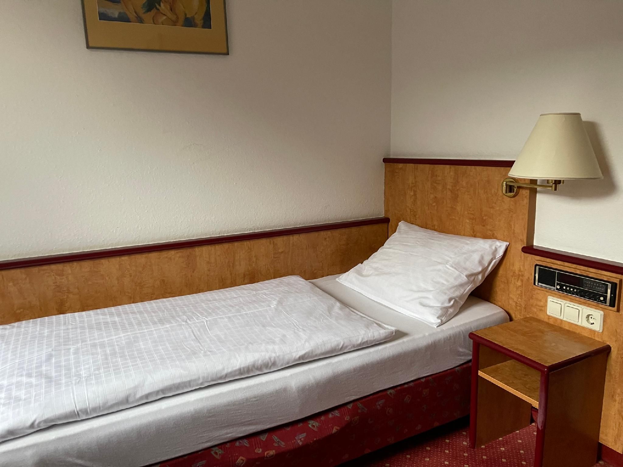 Single room-Standard-Private Bathroom