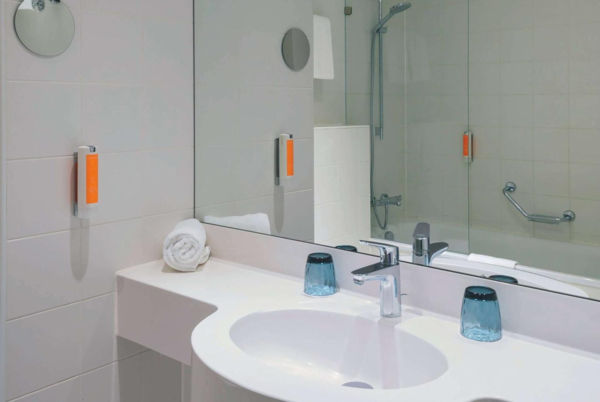 Vienna House Easy by Wyndham Wuppertal Comfort Room 3