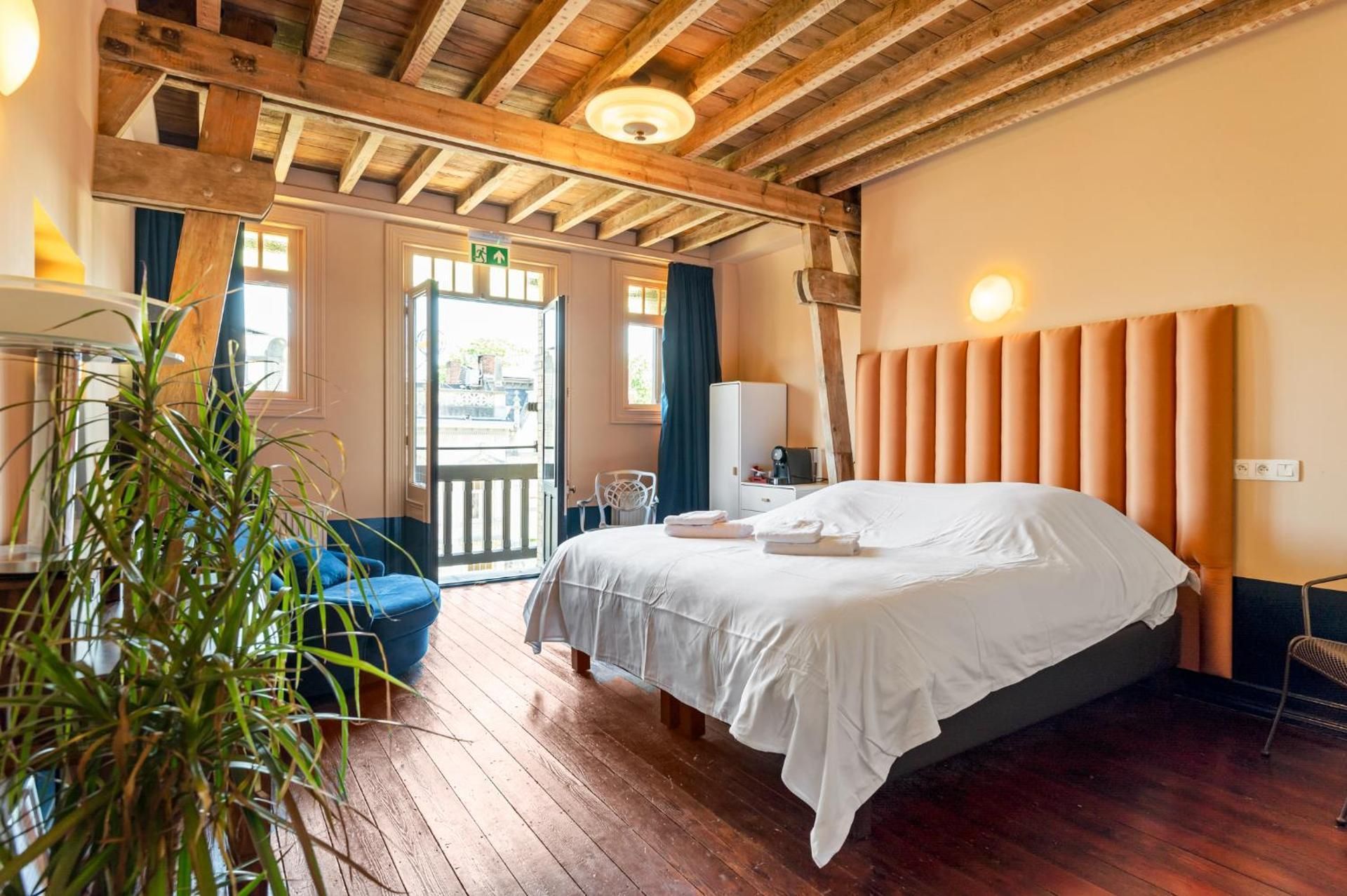 Junior Suite with Balcony
