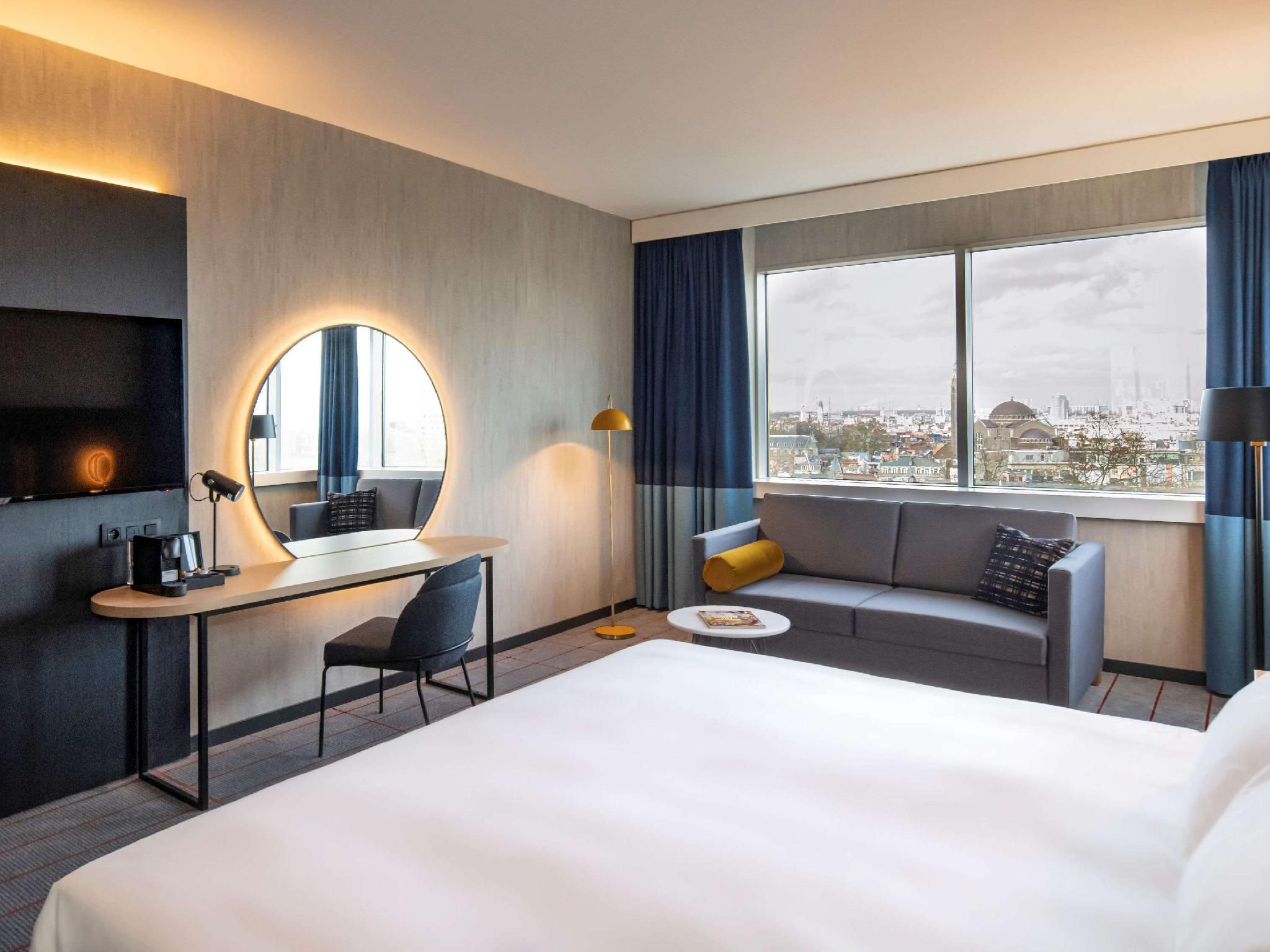 Privilege Room With 1 Kingsize Bed With Parkview