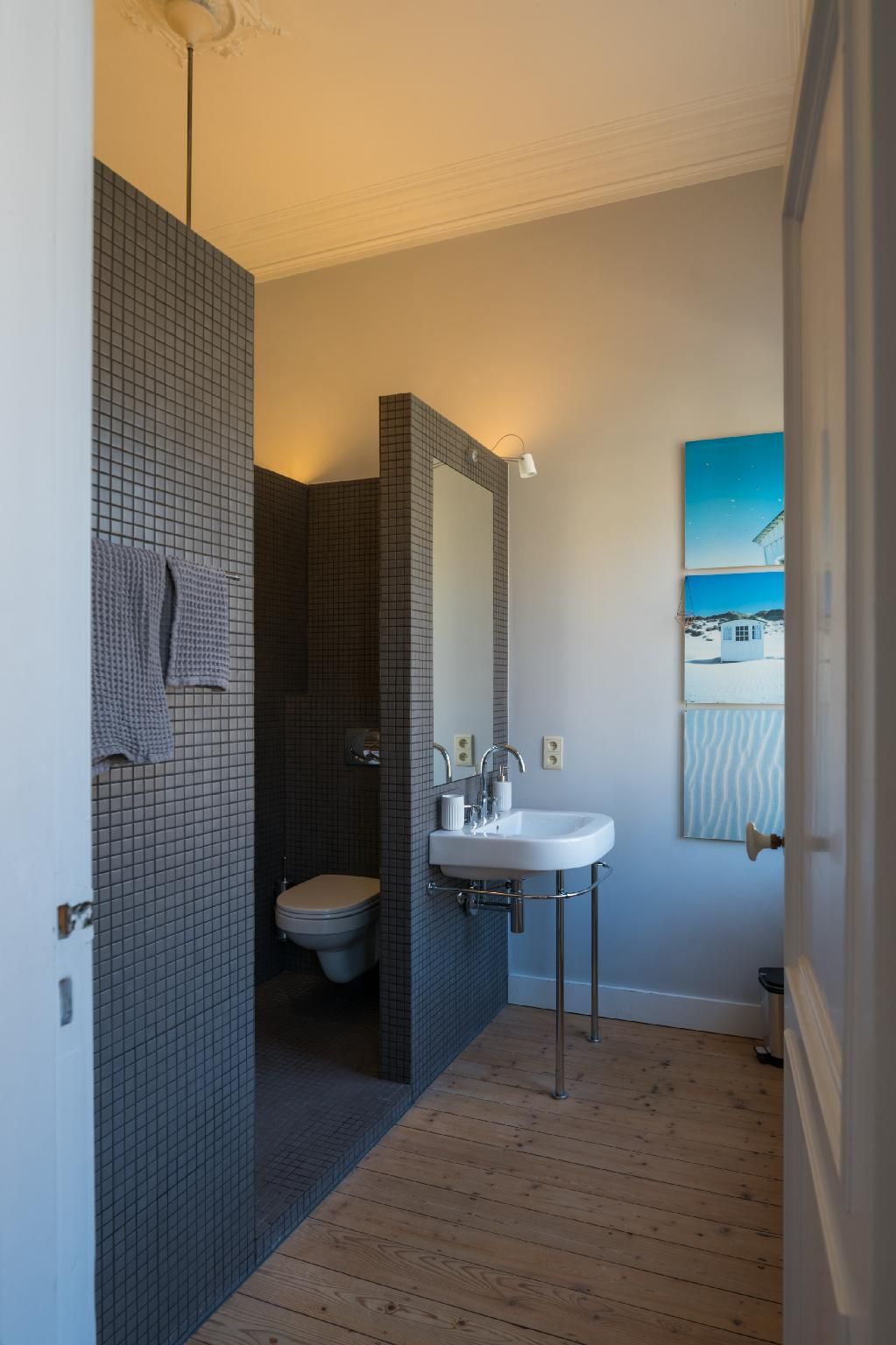 Garden of Eden Silver Suite 3