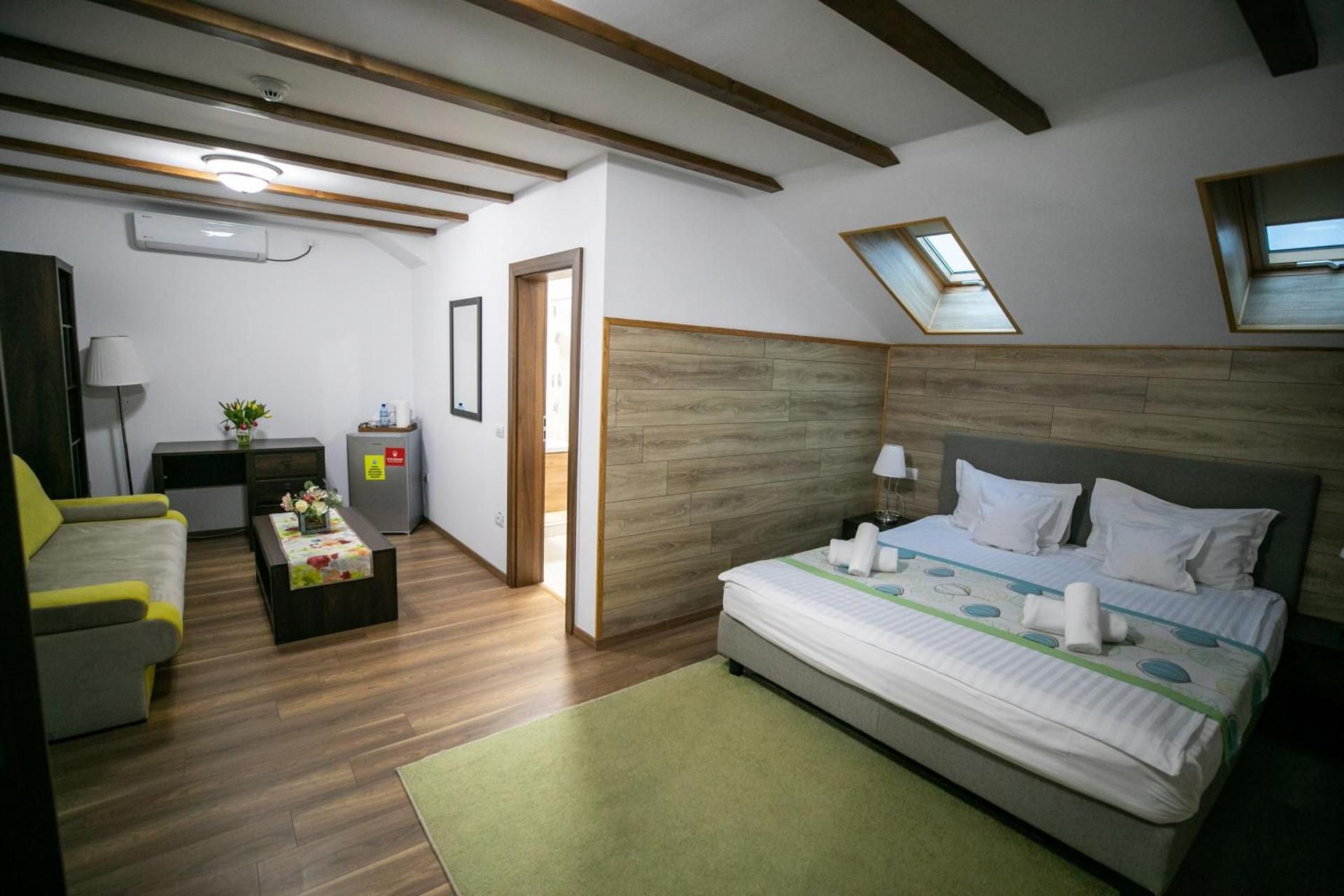 Double Room with Extra Bed - Attic 