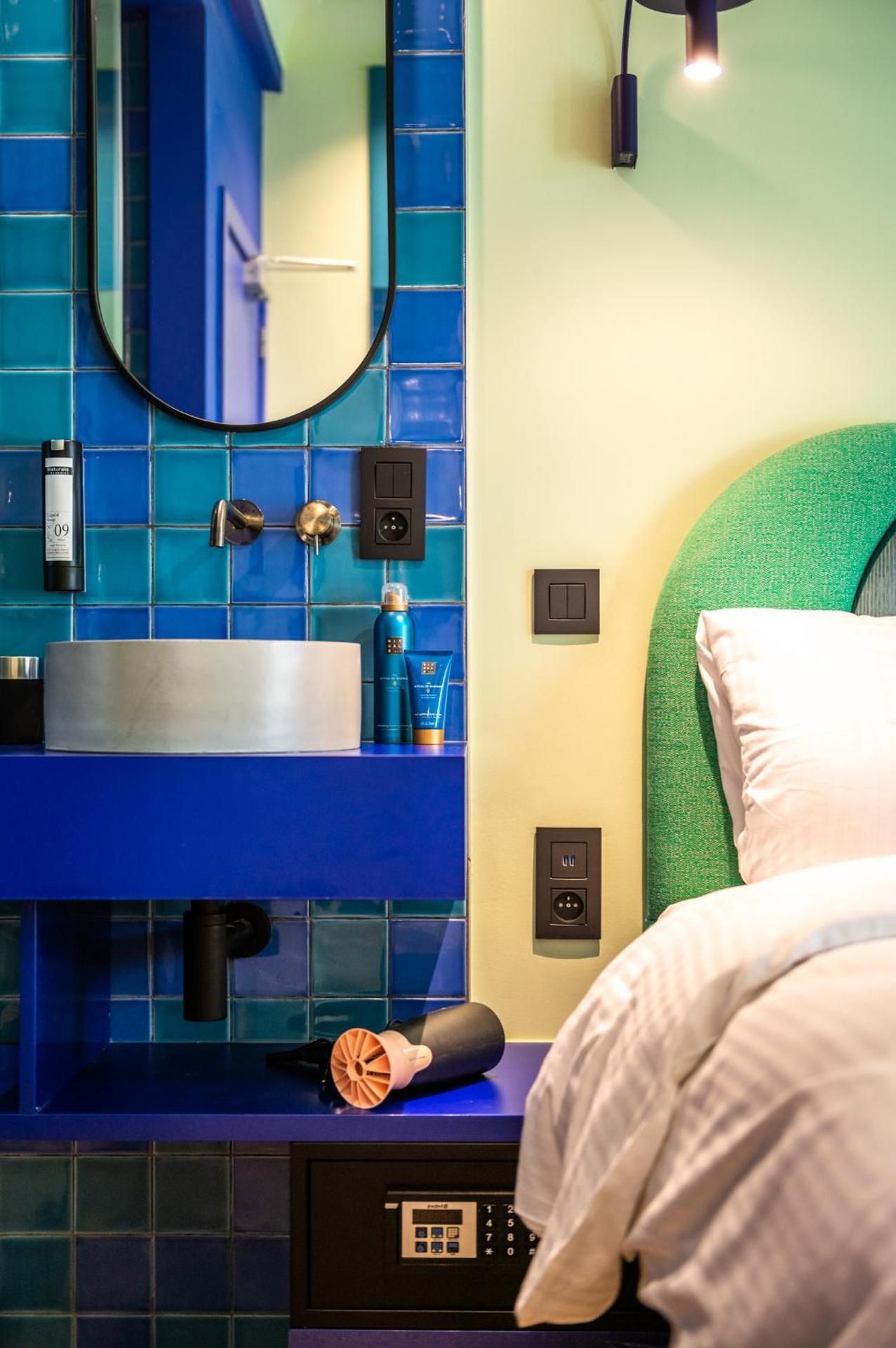 P6 Antwerp Standard Double Room 3