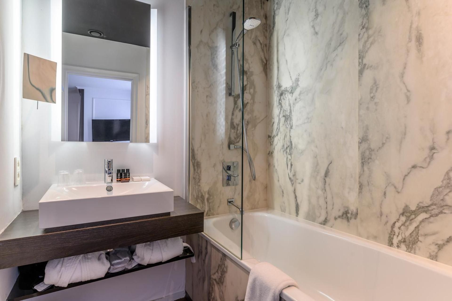 Deluxe Double Room with Garden View