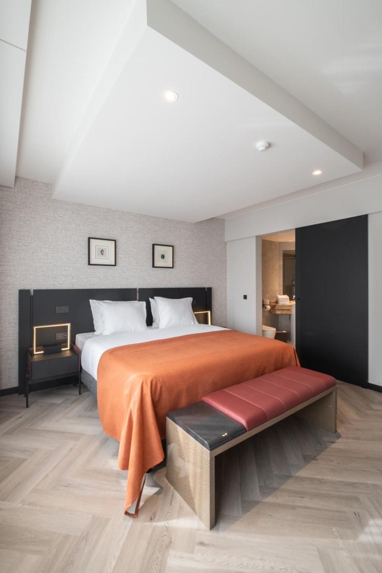 Deluxe Suite City View