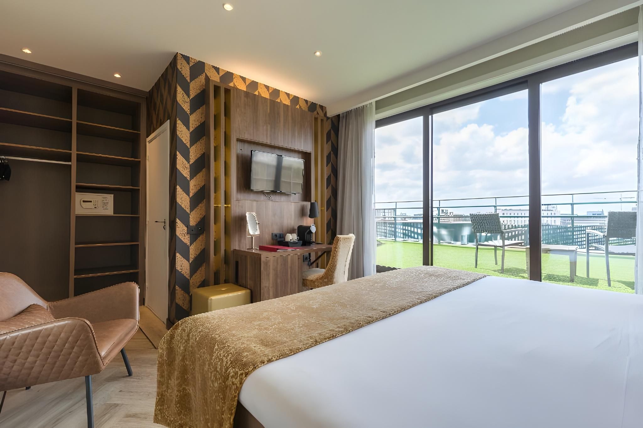 The Plaza Hotel Antwerp Double or Twin Room 3