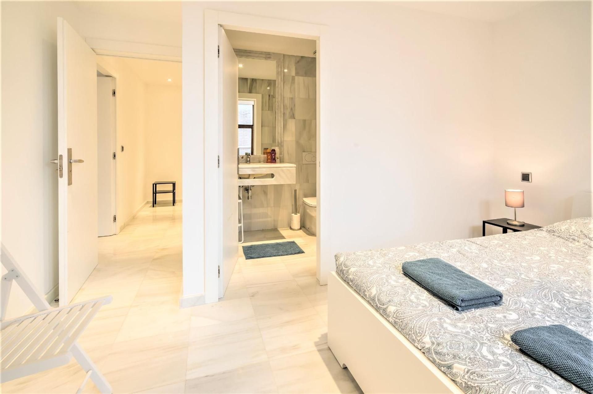 Marble Lodge Apartments in the Center of Antwerp Two-Bedroom Apartment 2