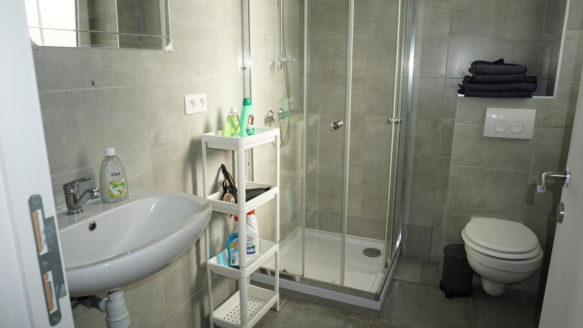 Roosevelt Apartments. Three-Bedroom Apartment