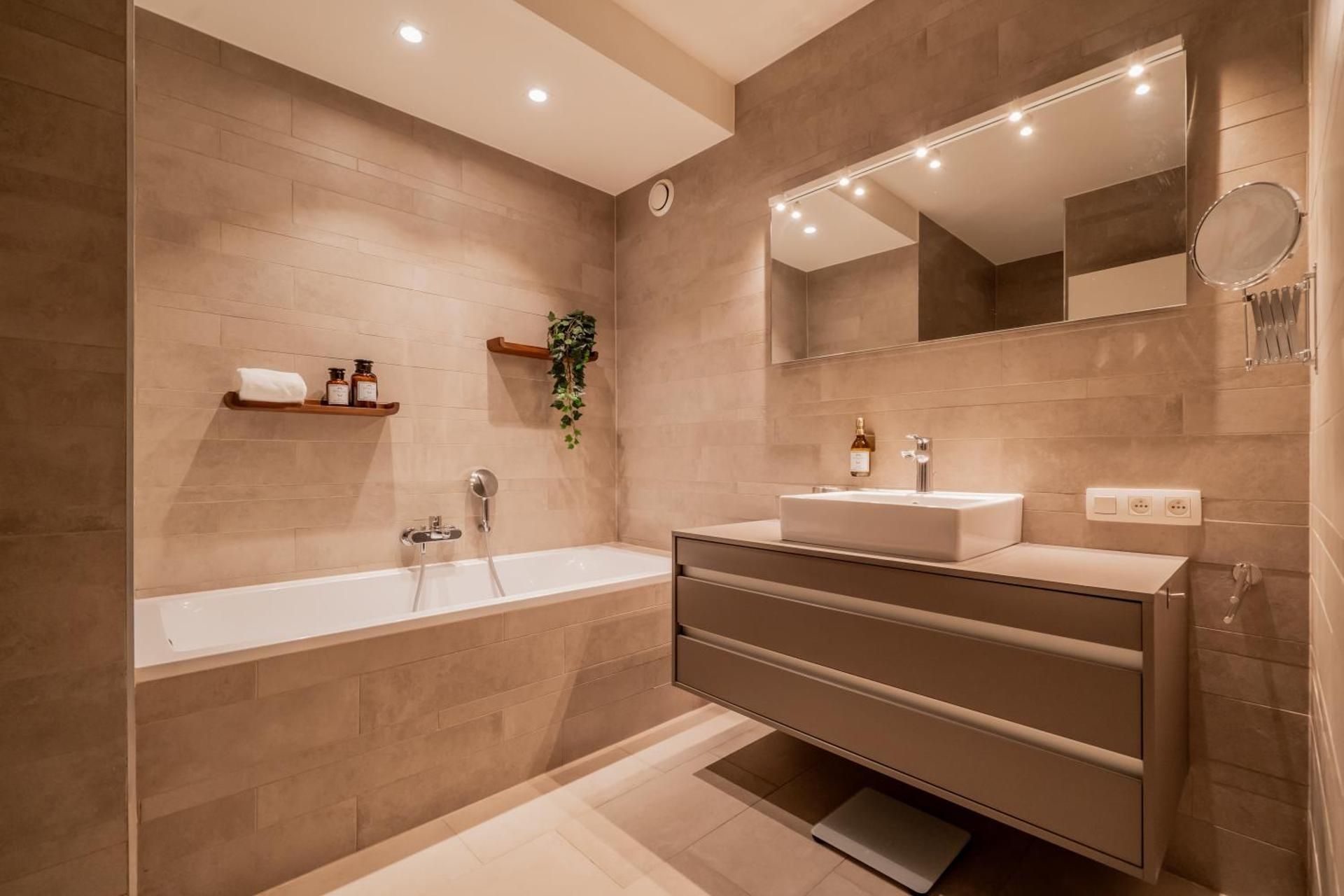 Heritage Suites Antwerp Two-Bedroom Apartment 2