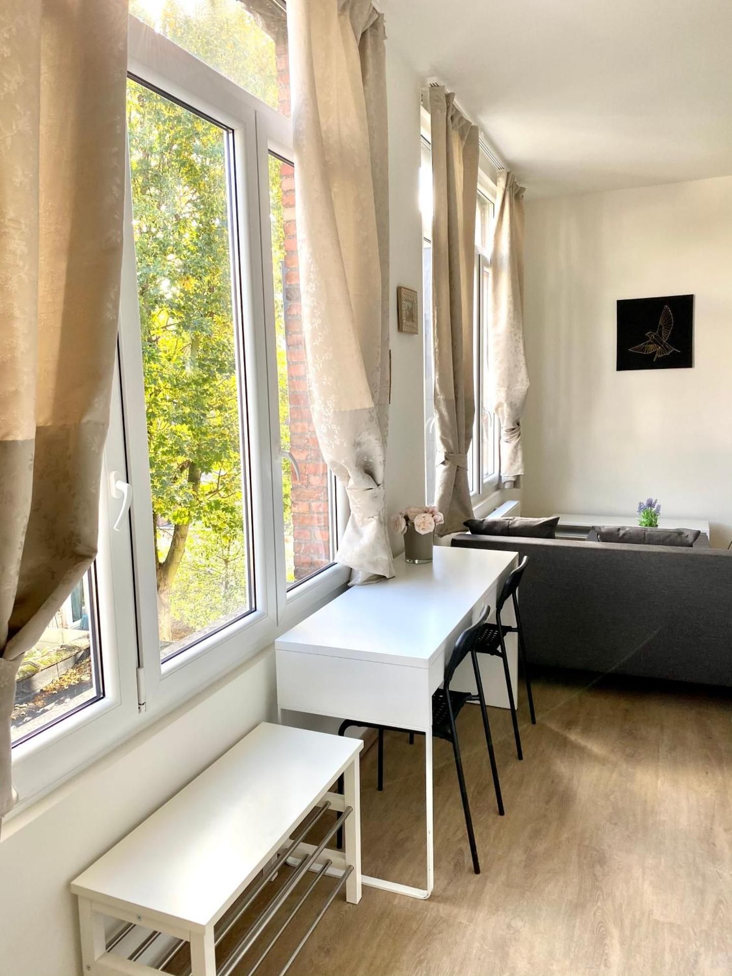 Сarnot Apartments ZOO Area Three-Bedroom Apartment 2