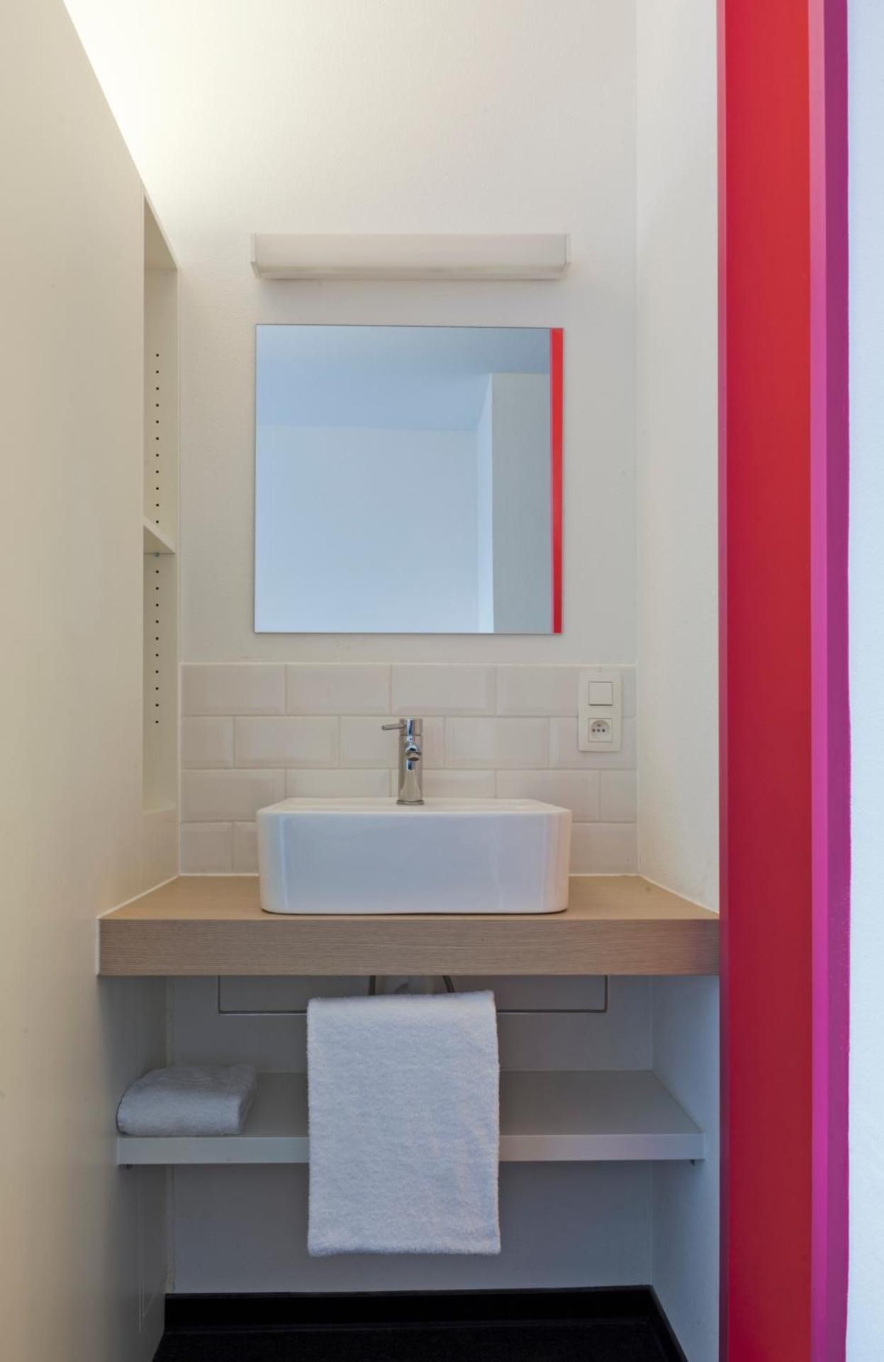 Bed in 6-Bed Mixed Dormitory Room