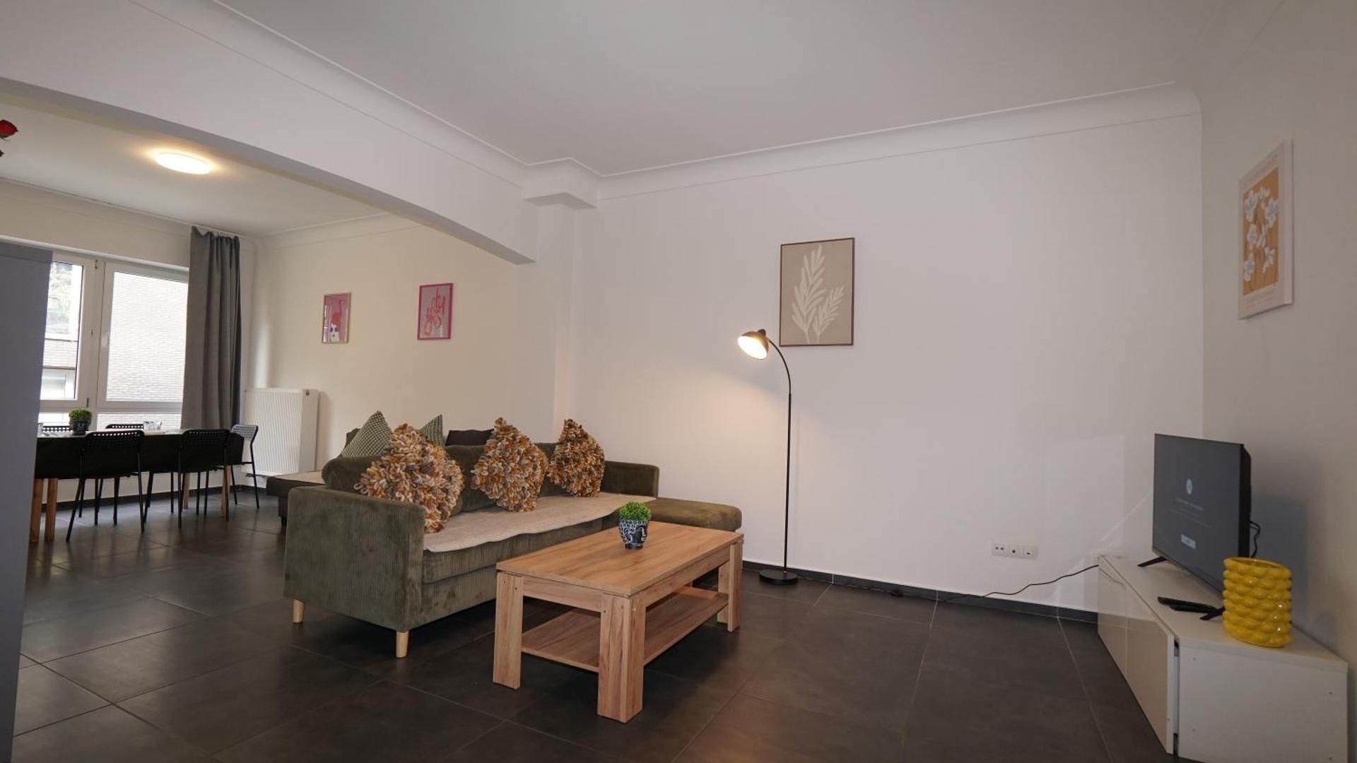 shared lounge/tv area